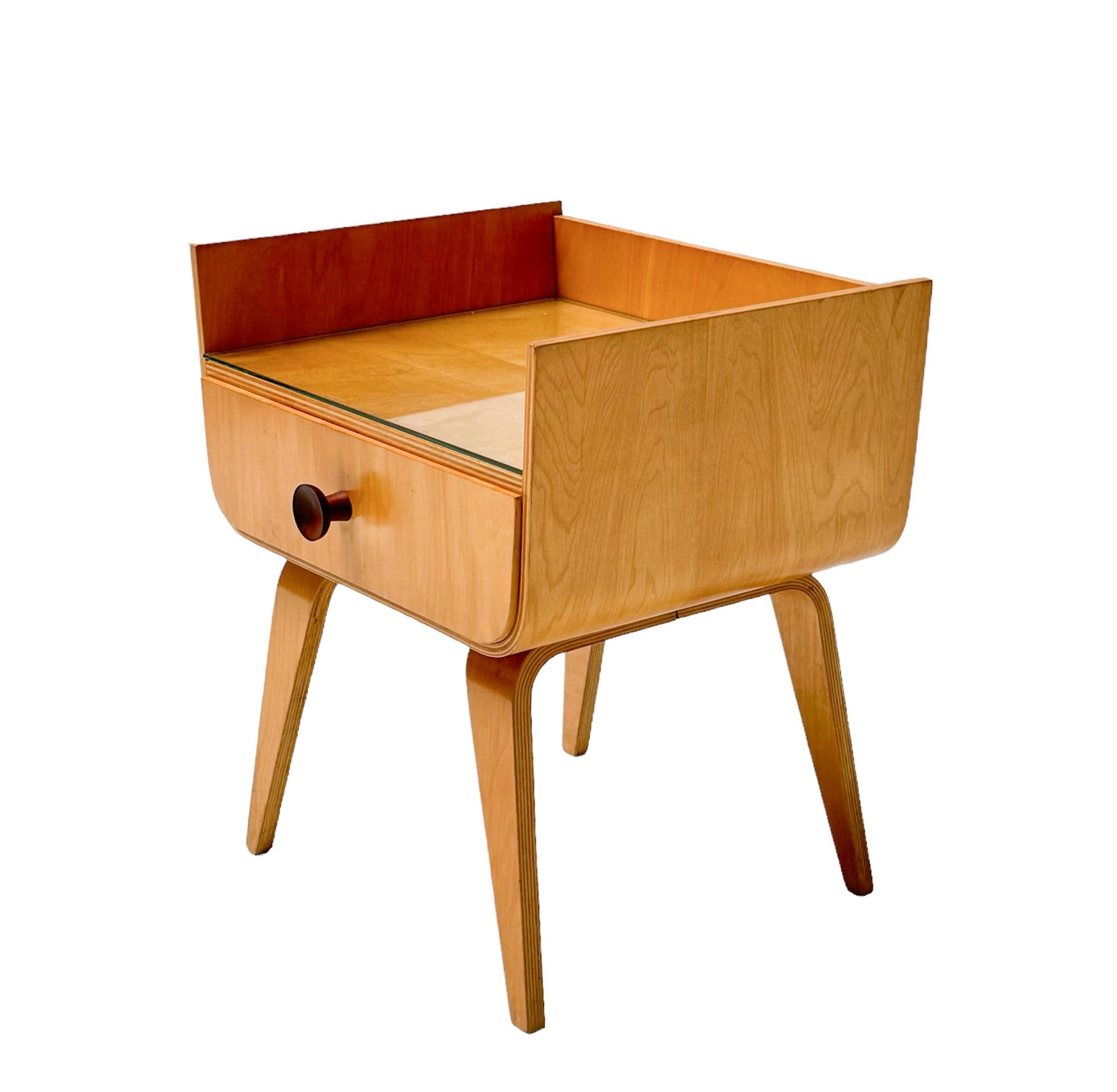Dutch Cor Alons Birch Mid-Century Modern Nightstand for Gouda Den Boer, 1950s For Sale