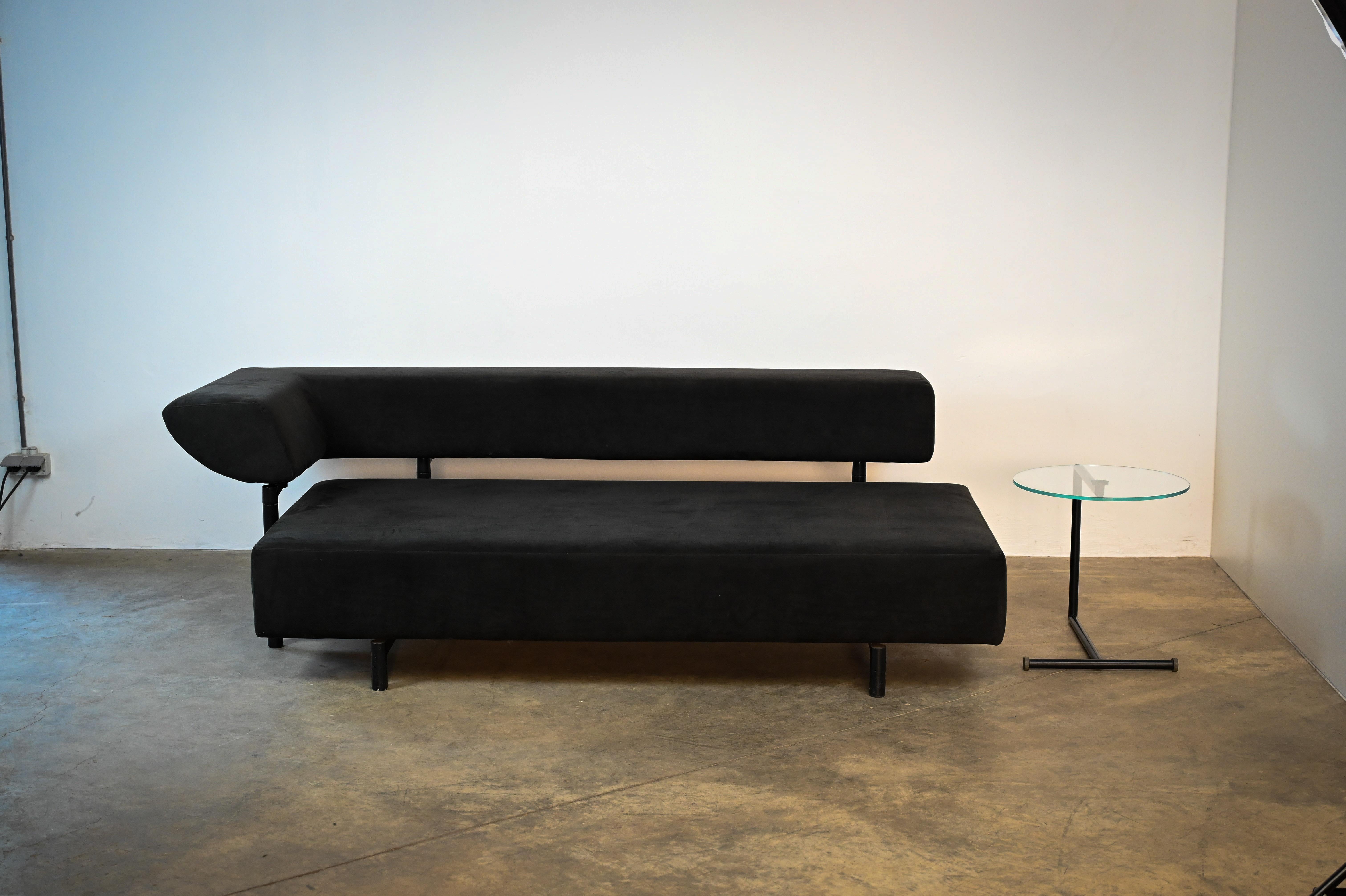 Hand-Crafted COR Arthe Sofa / Daybed by Wulf Schneider with original side table For Sale