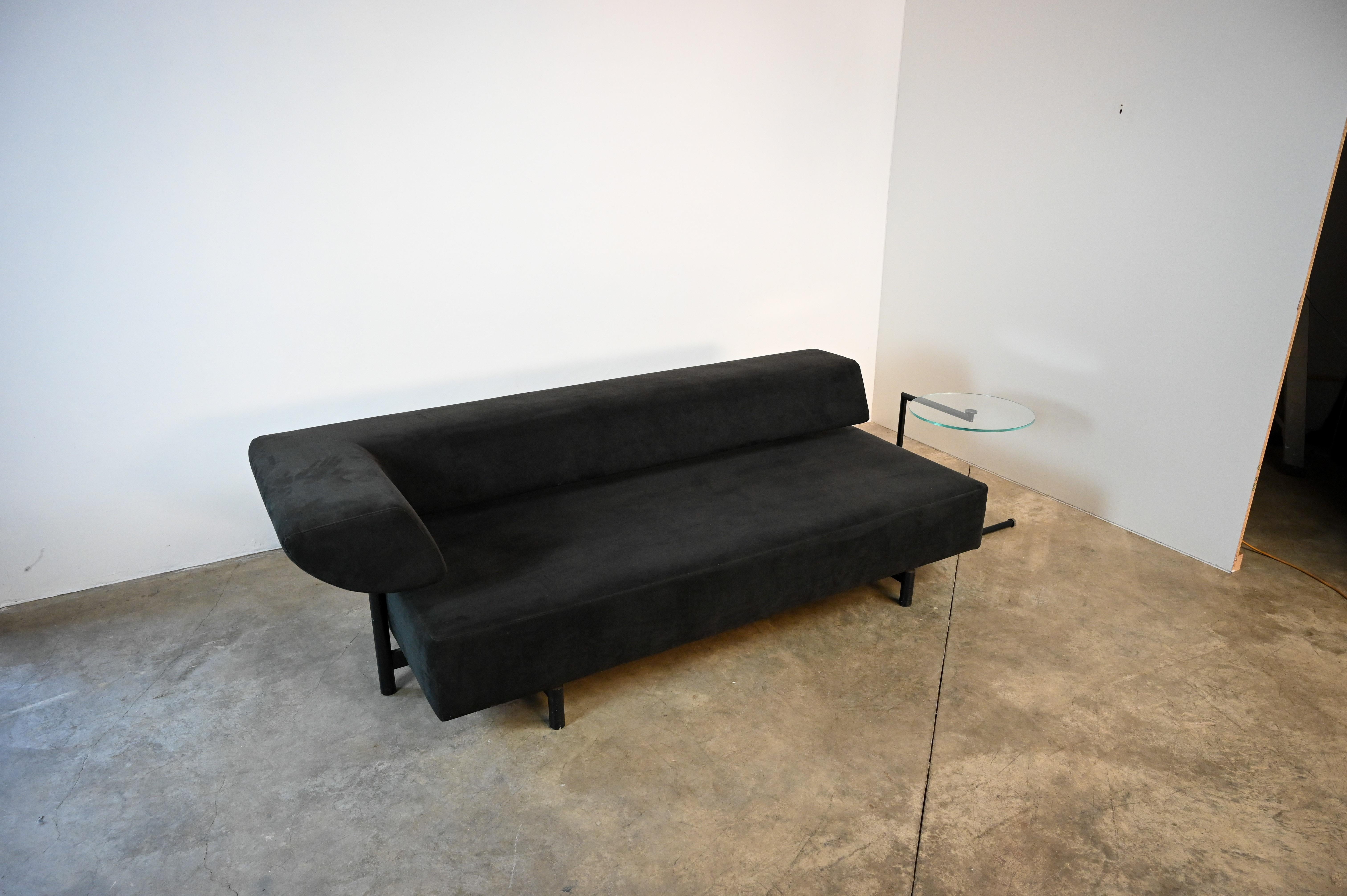 Contemporary COR Arthe Sofa / Daybed by Wulf Schneider with original side table For Sale