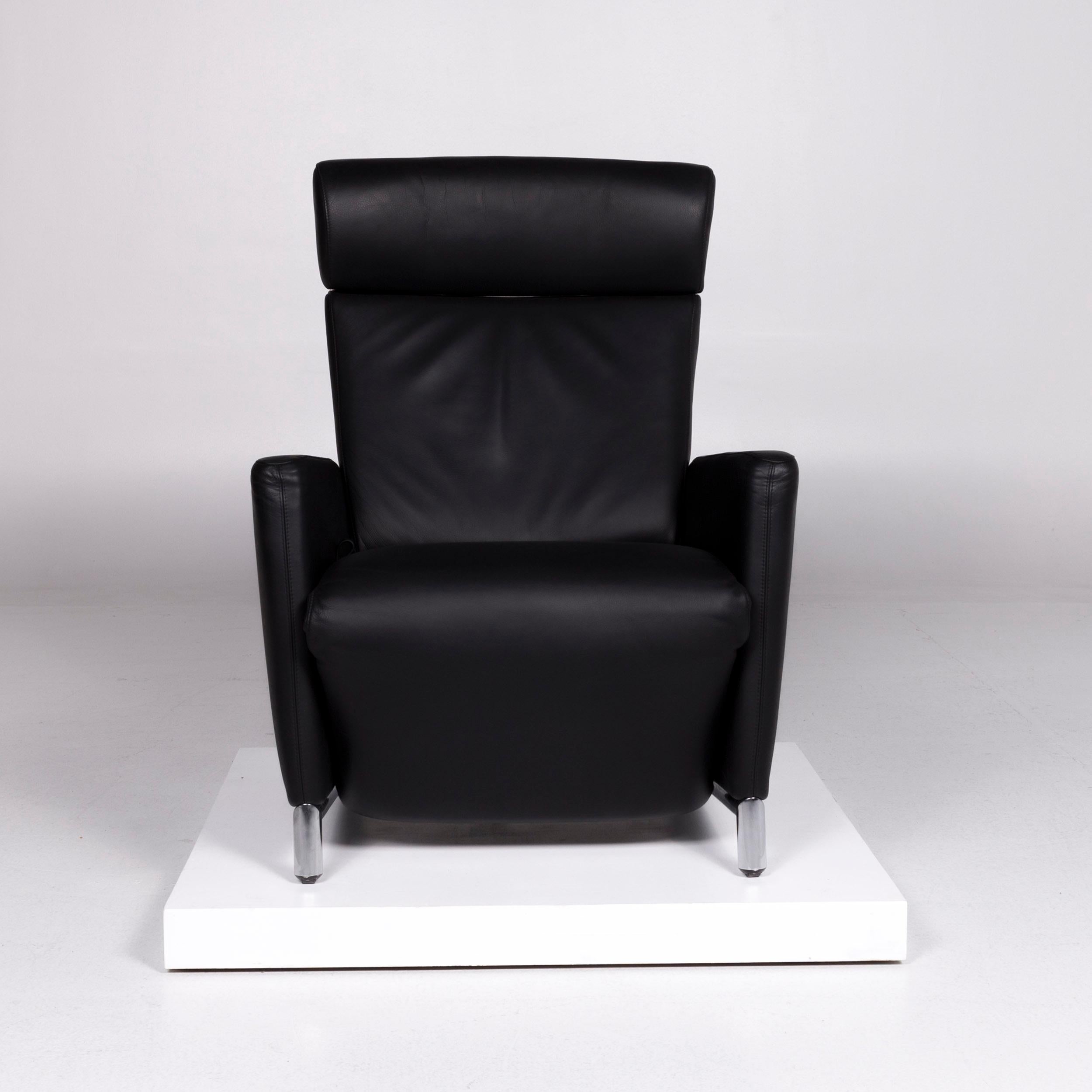We bring to you a COR Bico leather armchair black incl. Relax function.
  
 

 Product measurements in centimeters:
 

Depth 87
Width 77
Height 103
Seat-height 46
Rest-height 58
Seat-depth 53
Seat-width 56
Back-height 62.