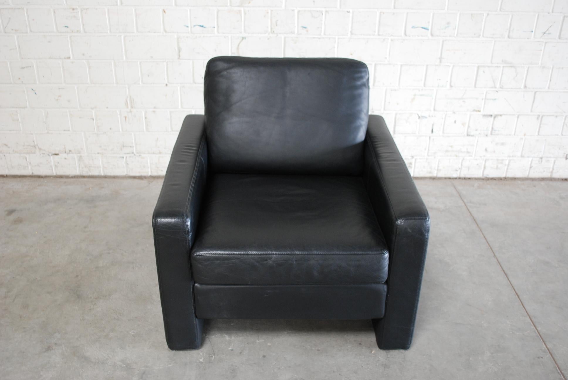 Modern COR Conseta Back Pair of Leather Armchair For Sale