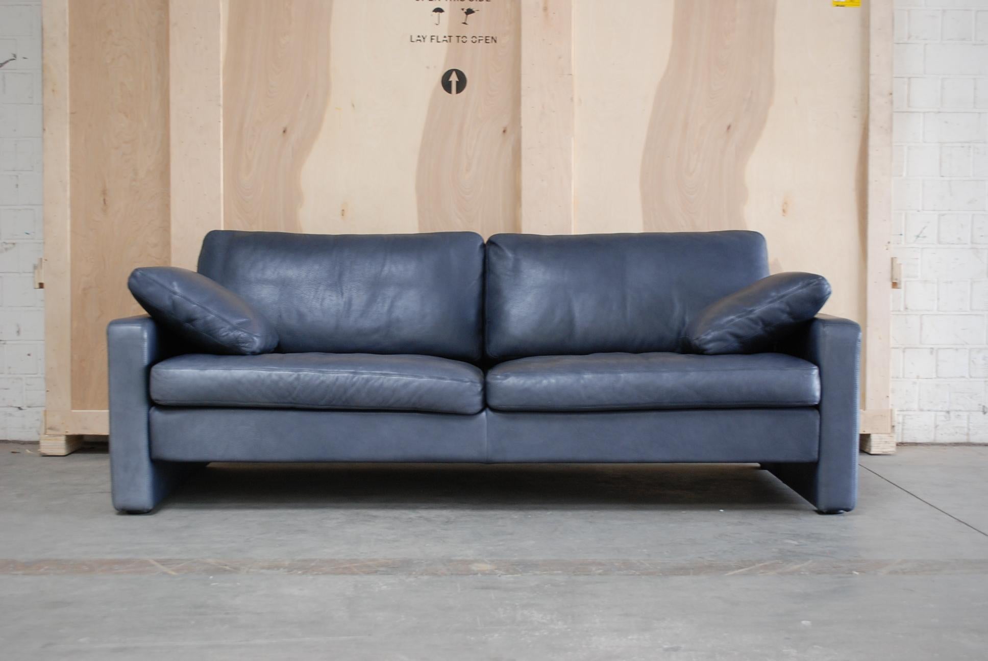 COR leather sofa model Conseta from.
Blue aniline leather. The leather has a soft touch.
Comfortable sofa with decent design.
Design by Friedrich Wilhelm Möller.
A German masterpiece of functional design.