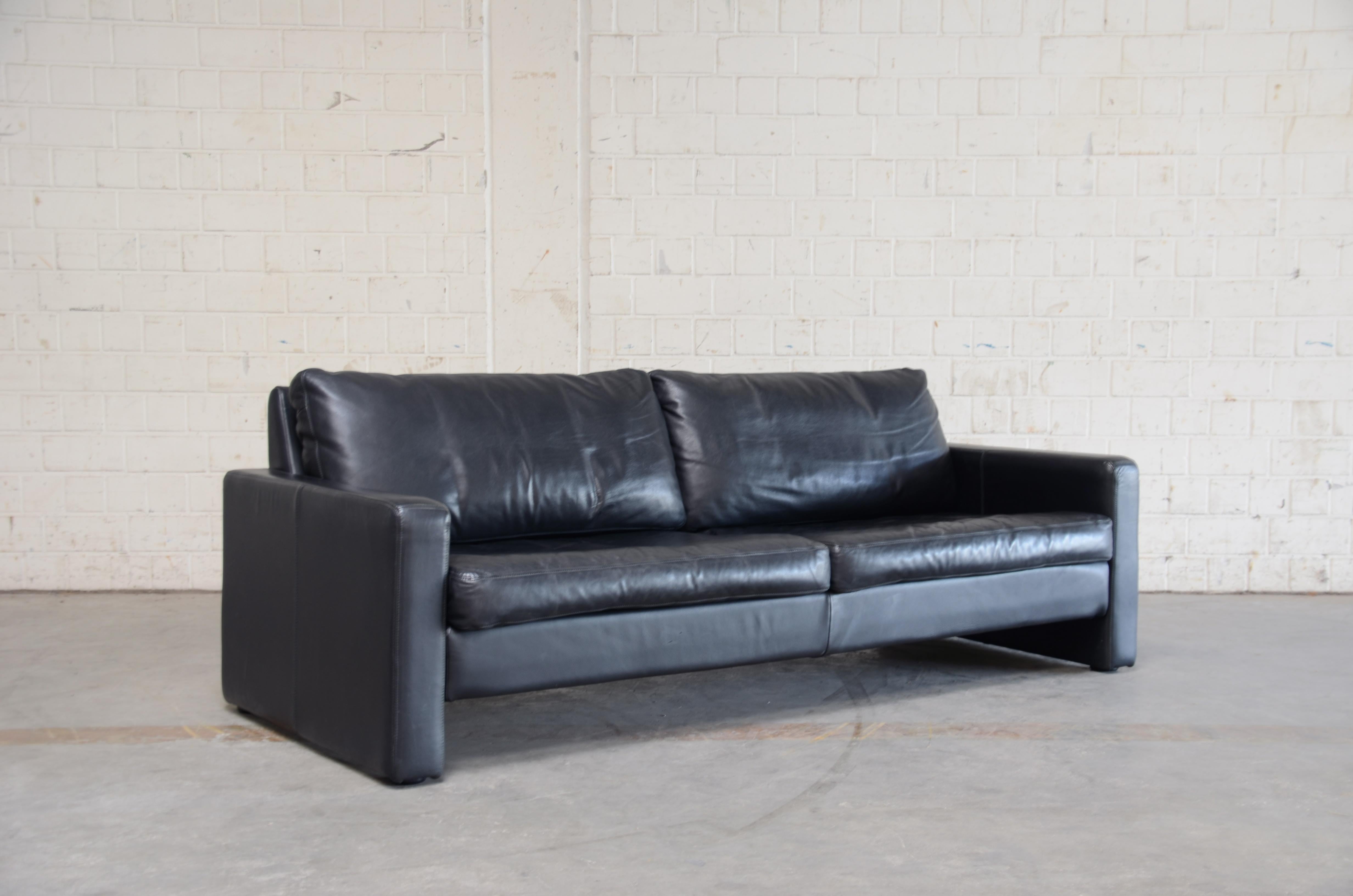 COR Conseta Leather Sofa Black 3