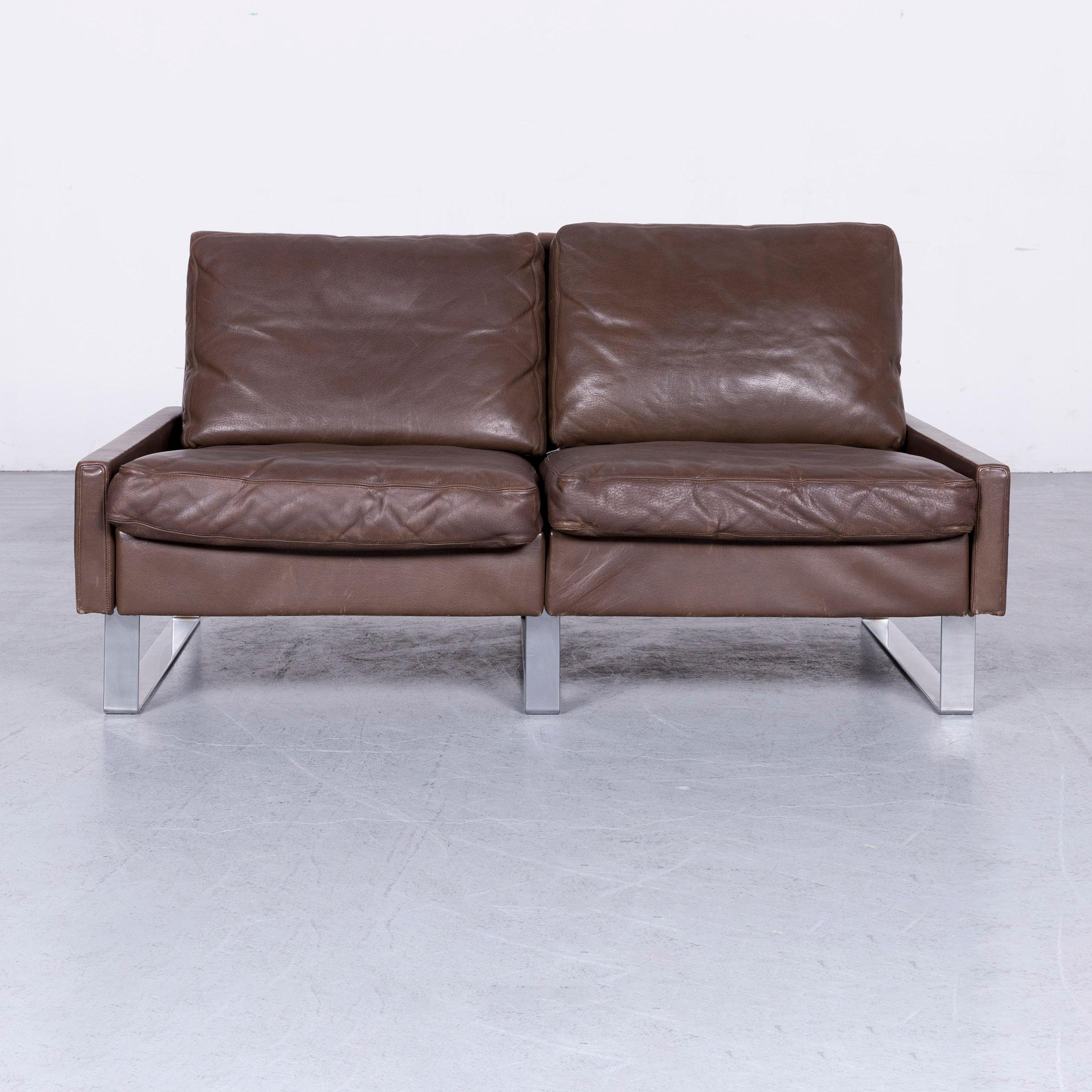 We bring to you an COR Conseta leather sofa brown anilin-leather three-seat.




















  