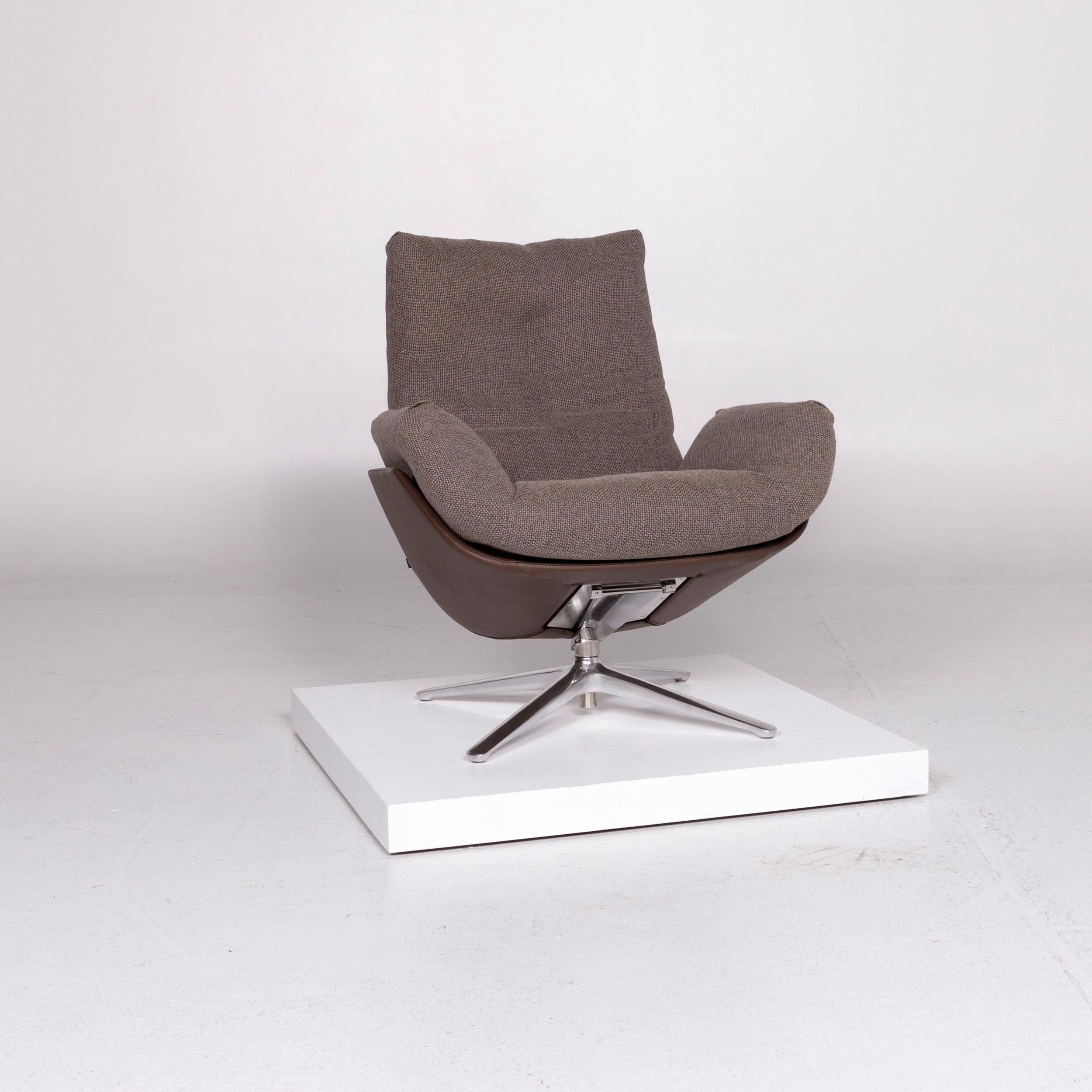 We bring to you a COR Cordia fabric lounge chair brown mud tilt function relax function.

Product measurements in centimeters:
 
Depth 92
Width 80
Height 106
Seat-height 51
Rest-height 64
Seat-depth 52
Seat-width 44
Back-height 59.
  