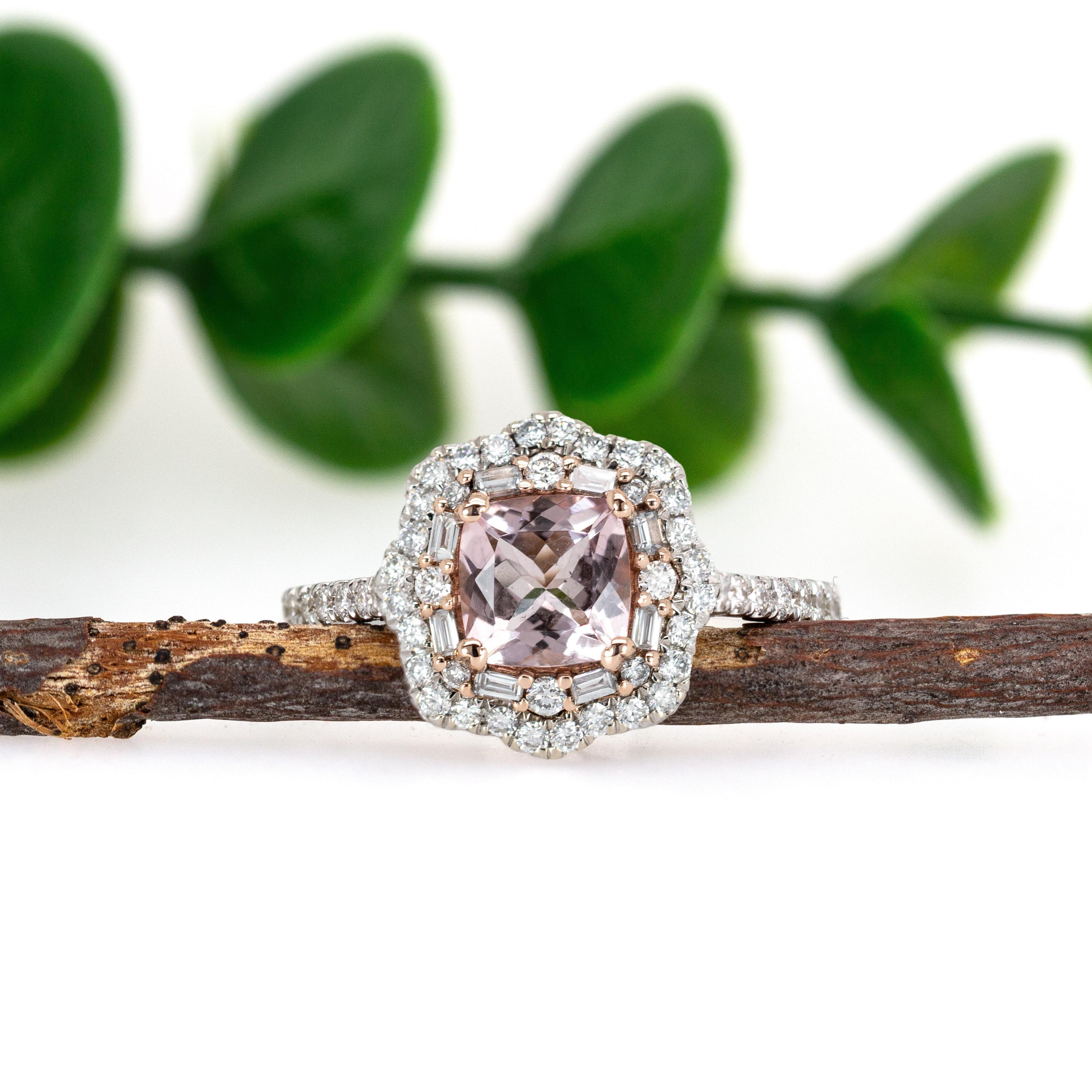 Anillo Cor De Rosa con doble halo de diamantes y Morganita en oro macizo de 14 quilates  CU 6mm Corte cojín en venta