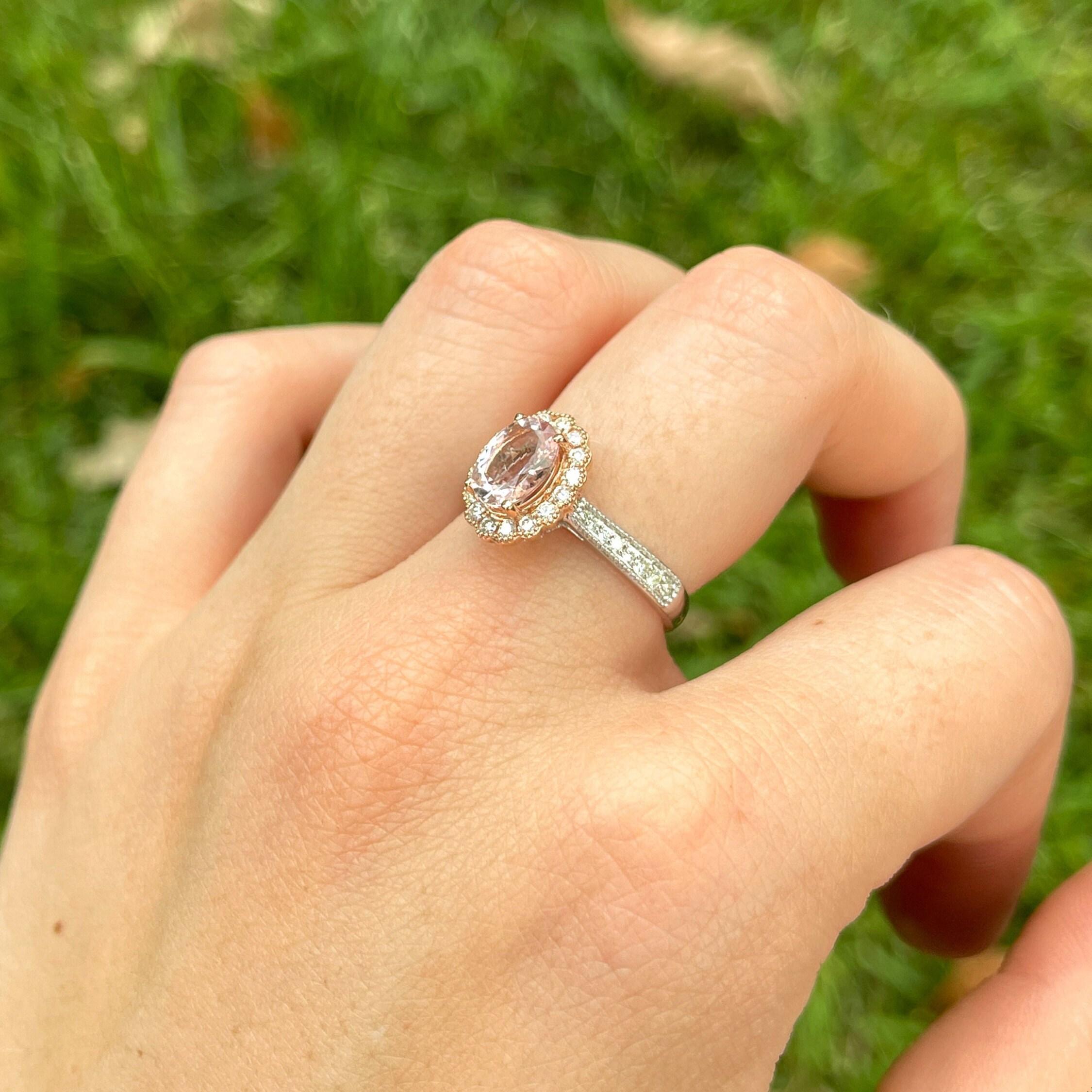 Cor de Rosa Morganit Ring mit Diamanten aus der Erde: 14K zweifarbiges Gold, 8x6mm (Moderne) im Angebot