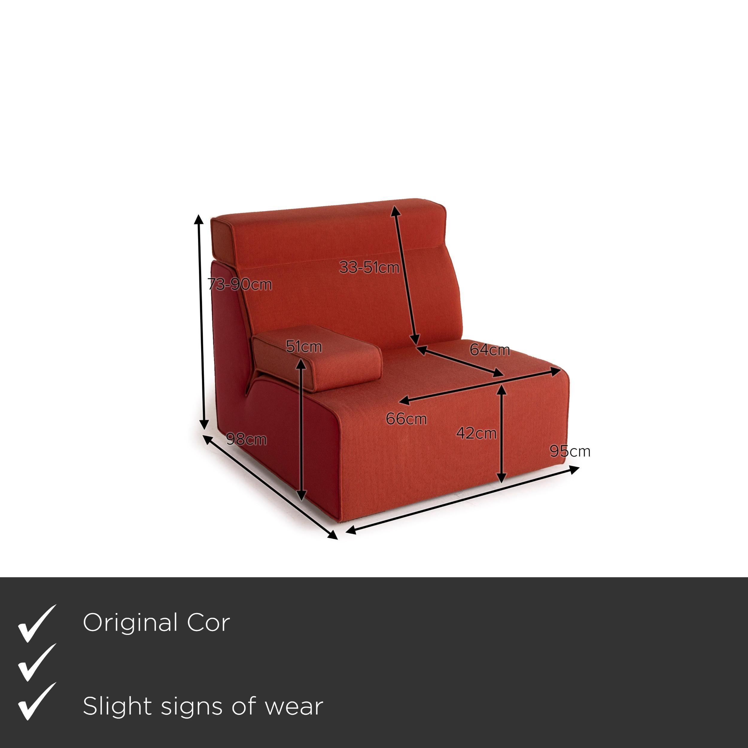 We present to you a Cor Kelp fabric armchair Orange Modular.
 
 

 Product measurements in centimeters:
 

Depth 98
Width 95
Height 73
Seat height 42
Rest height 51
Seat depth 64
Seat width 66
Back height 33.