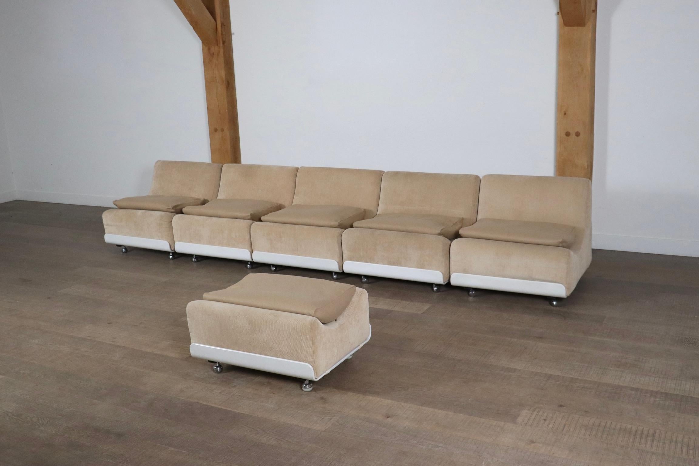 COR Orbis Modular Sofa In Beige Corduroy By Luigi Colani, 1970s In Good Condition In ABCOUDE, UT