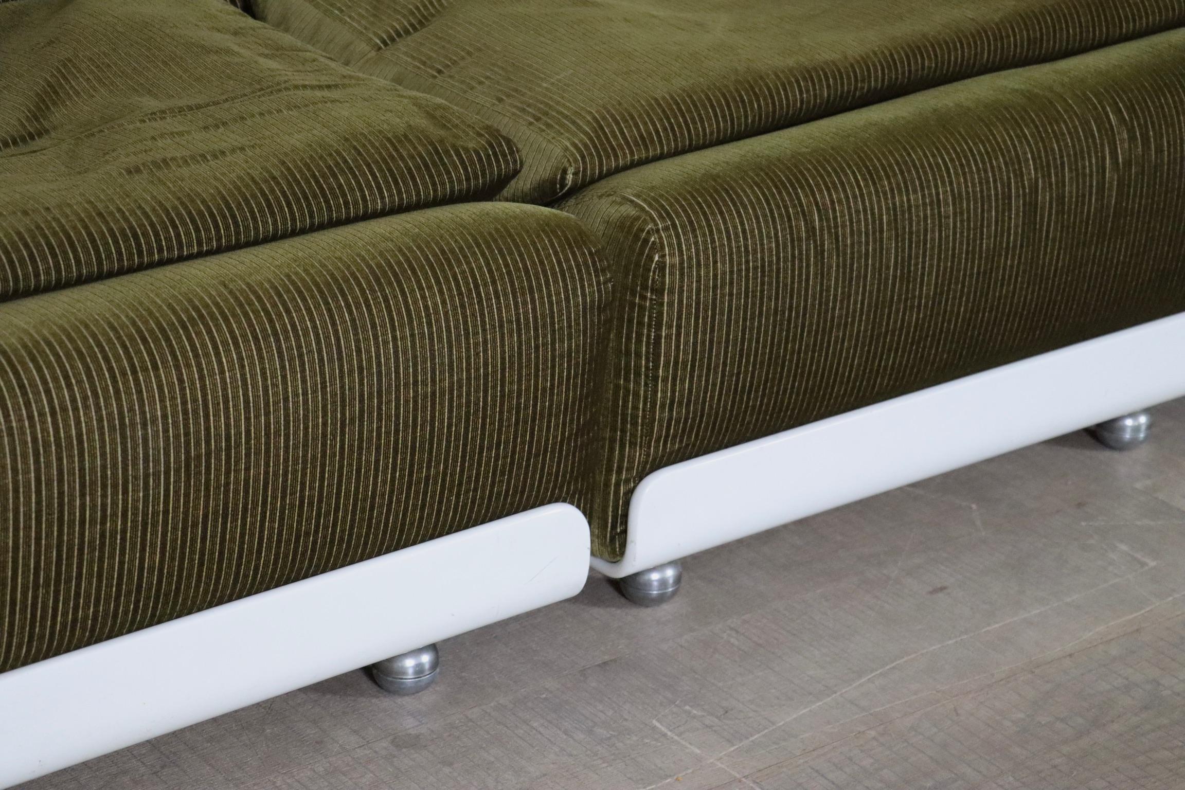 COR Orbis Modular Sofa In olive green Corduroy By Luigi Colani, 1970s In Good Condition In ABCOUDE, UT