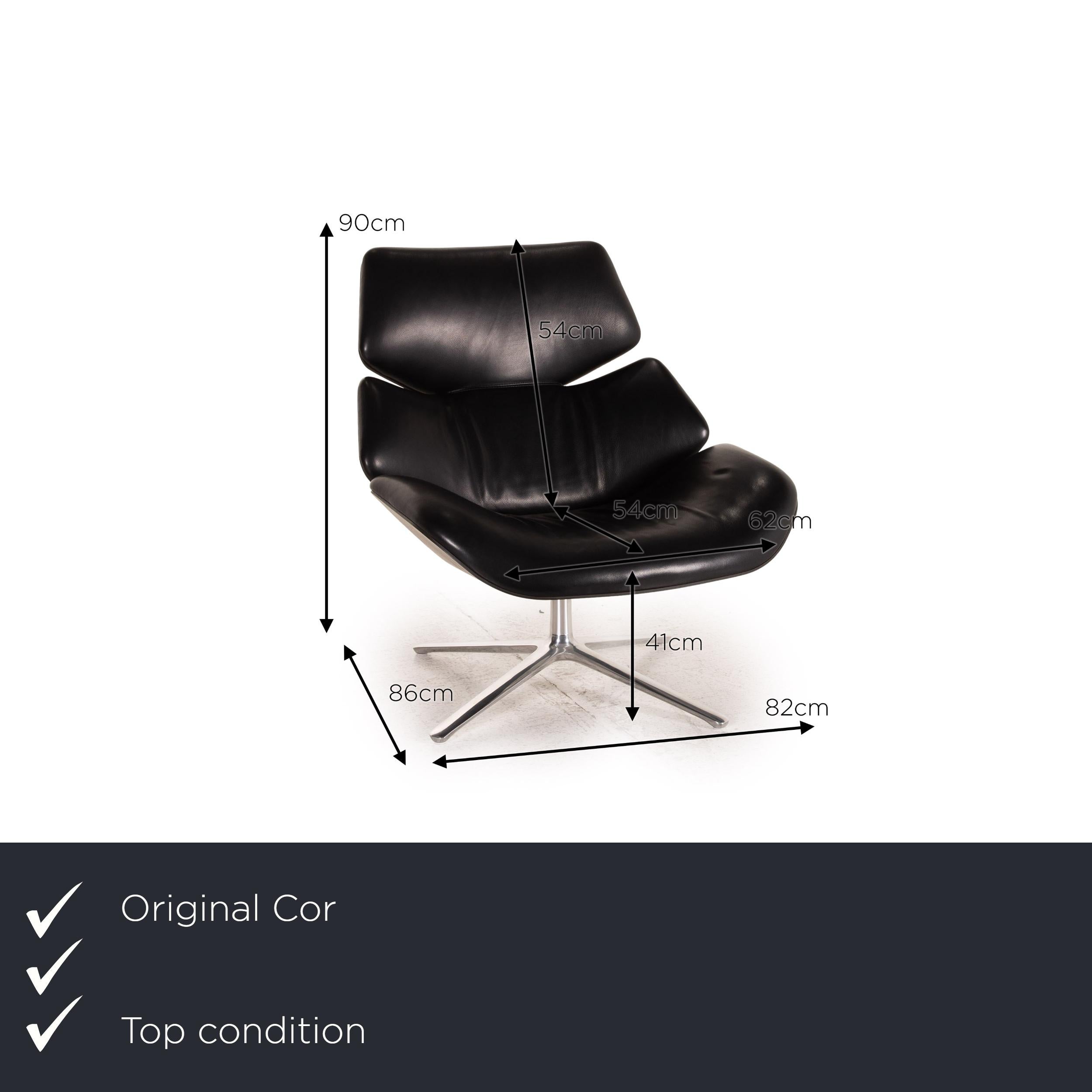We present to you a COR Shrimp leather armchair black incl. Stool.
 

 Product measurements in centimeters:
 

Depth: 86
Width: 82
Height: 90
Seat height: 41
Seat depth: 54
Seat width: 62
Back height: 54.

 