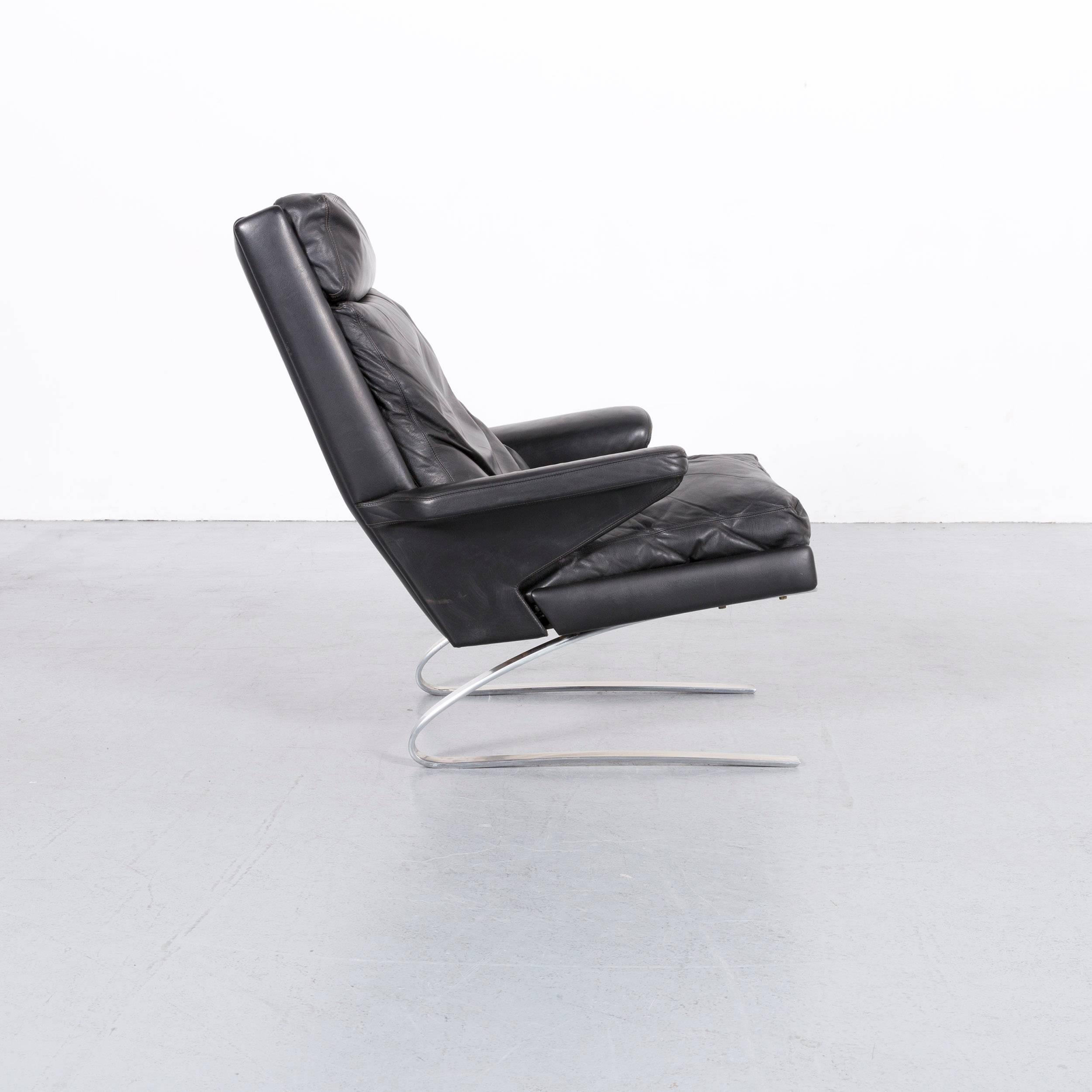 Contemporary COR Swing Leather Armchair Black One-Seat