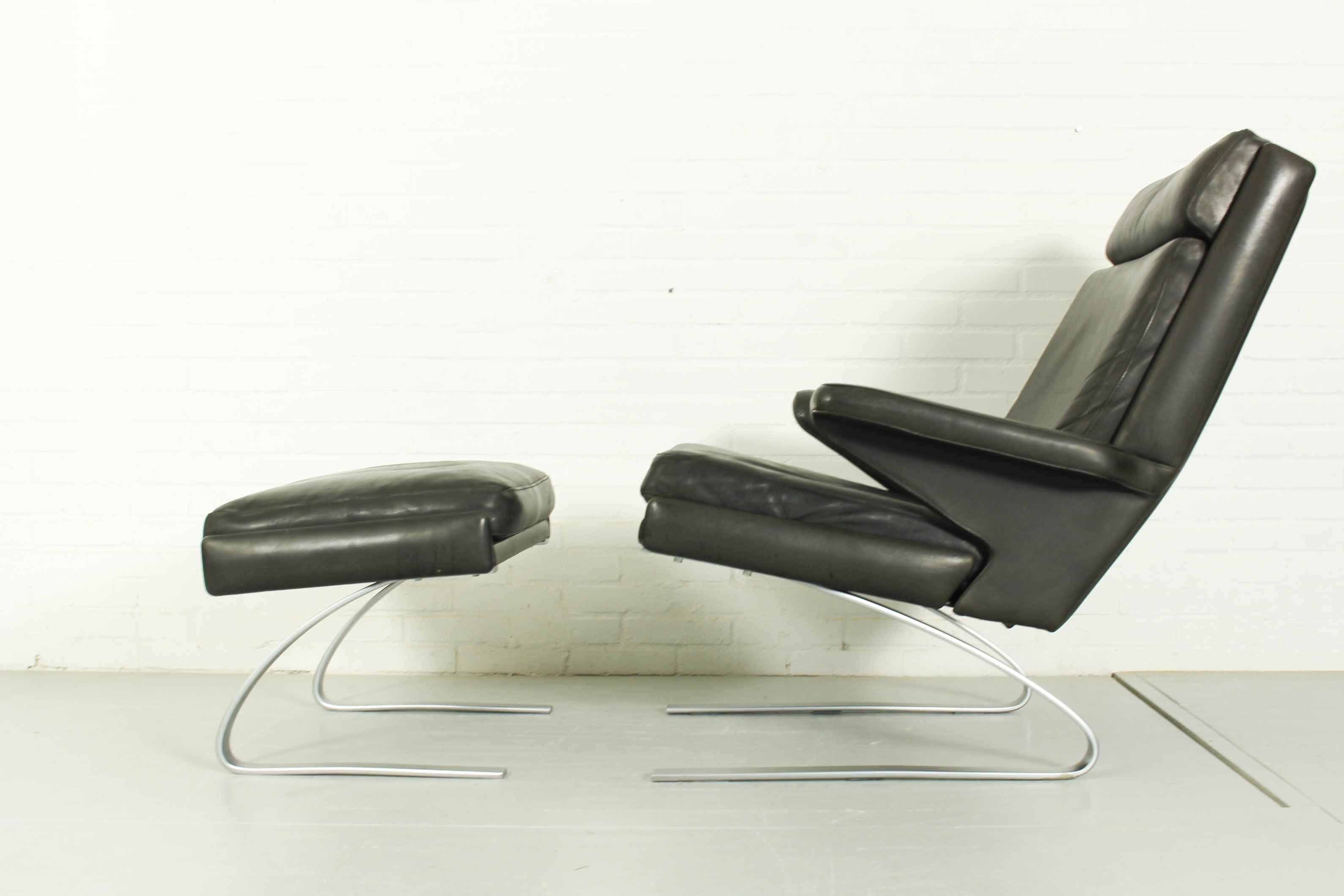 20th Century COR Swing Lounge Chair with Matching Ottoman in Leather and Steel Frame, Germany