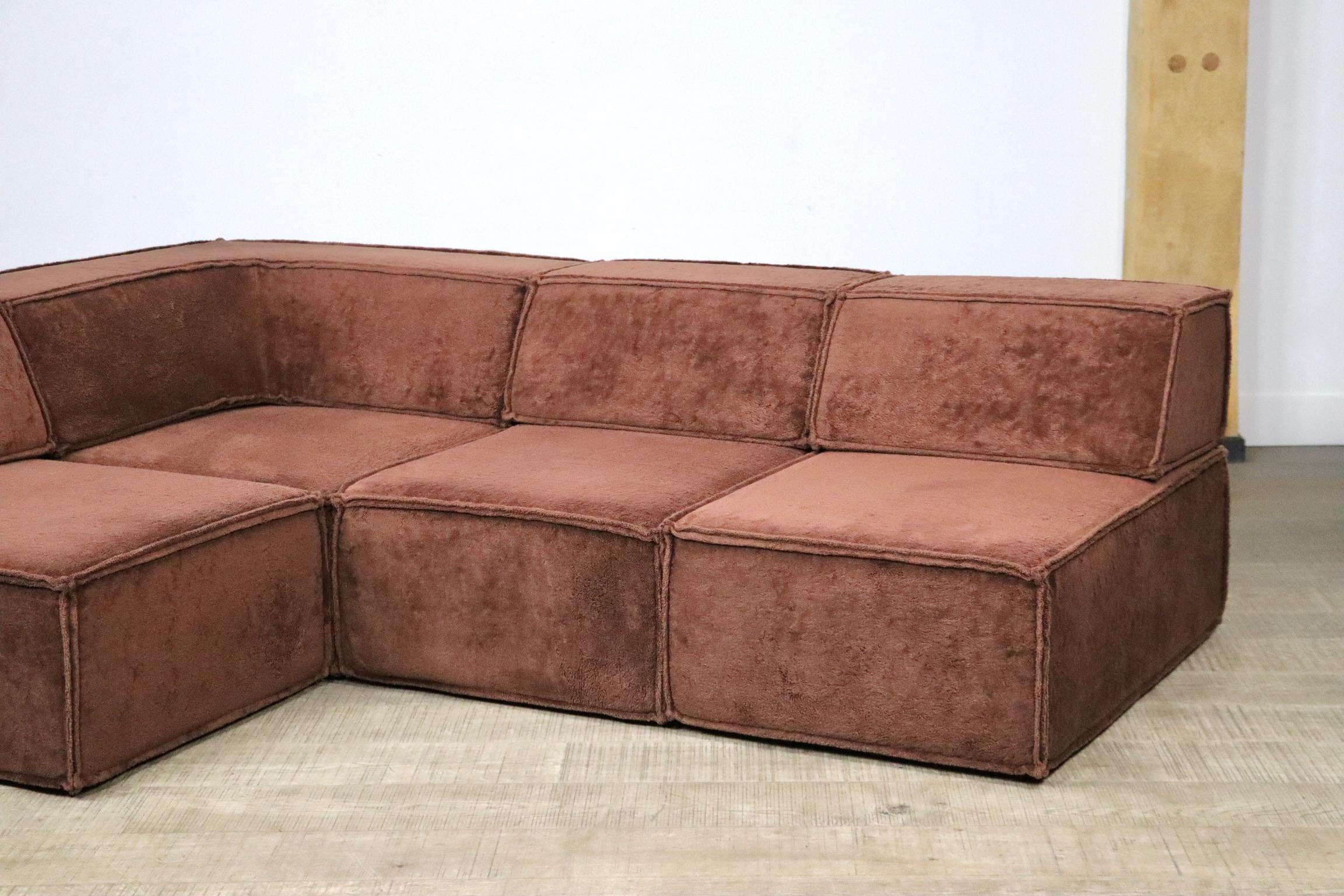 COR Trio modular sofa by Team Form AG, 1970s



Beautiful and iconic modular sofa in brown teddy fabric, which was created in 1972 by Team Form AG in Switzerland for COR, blends seamlessly into any environment. Taking the backrest away it can