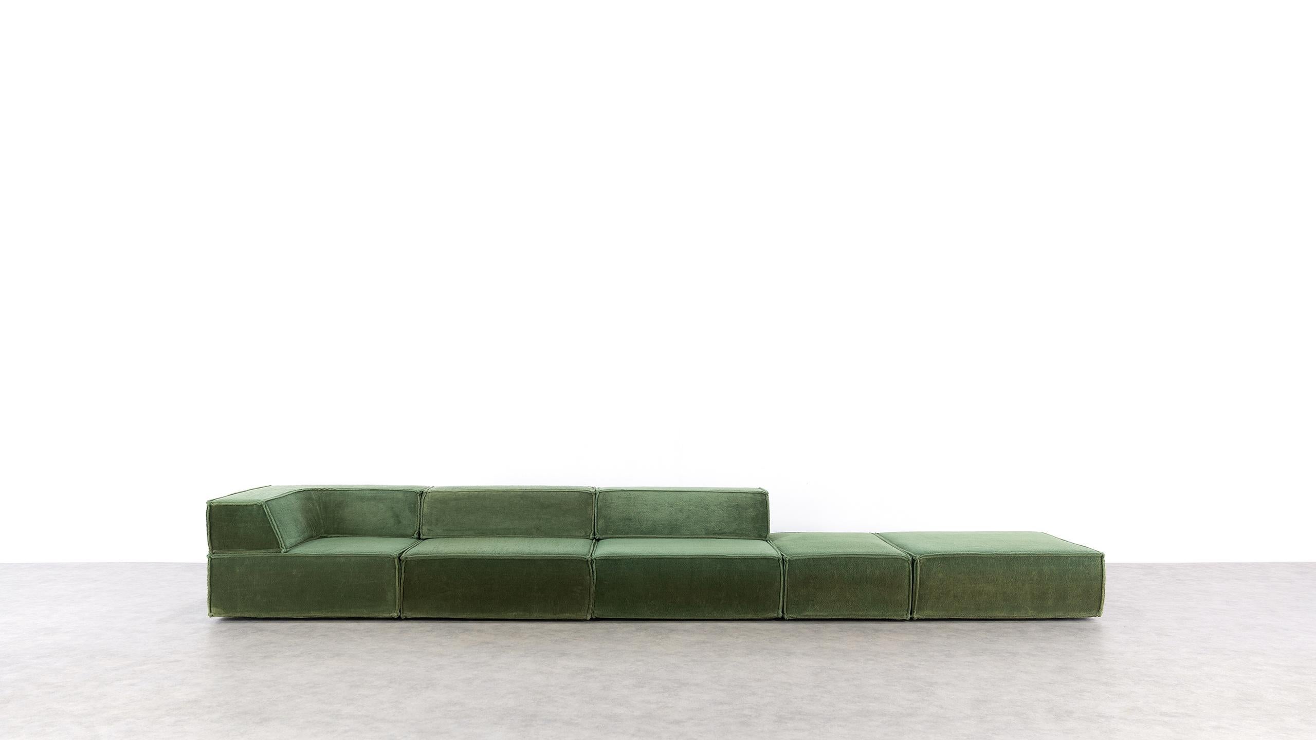 The modular sofa system, which was created in 1972 by Team Form AG in Switzerland for COR, blends seamlessly into any environment. Taking the backrest away it can also be used as a very comfortable bed.

The double outer seam lends trio an
