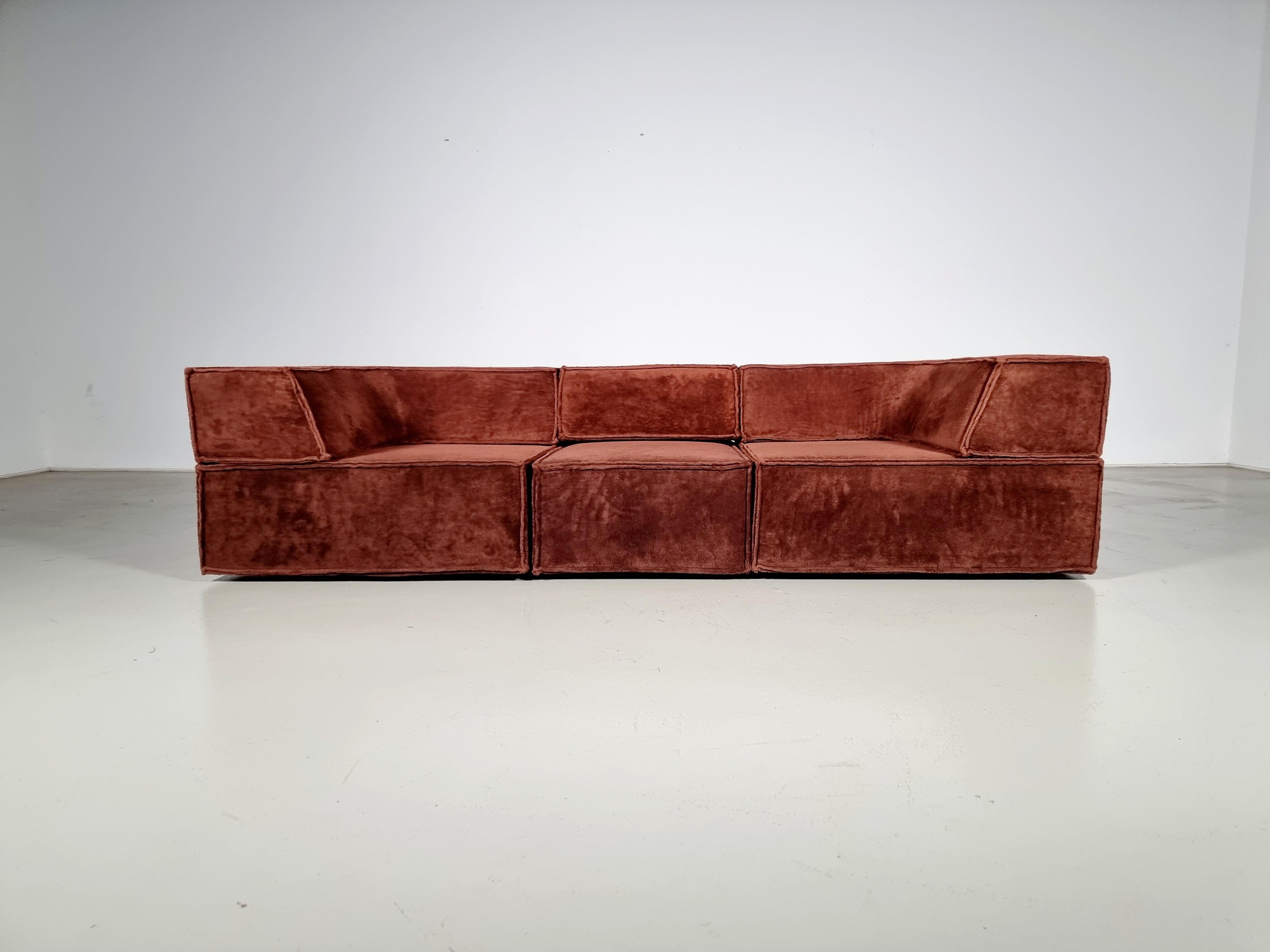 A very beautiful sofa designed by the Swiss Designers Group named Form AG and produced in the 1970s by COR, Germany. Many different kinds of variants are possible because of the modular and adjustable system of the sofa. In its original brown teddy
