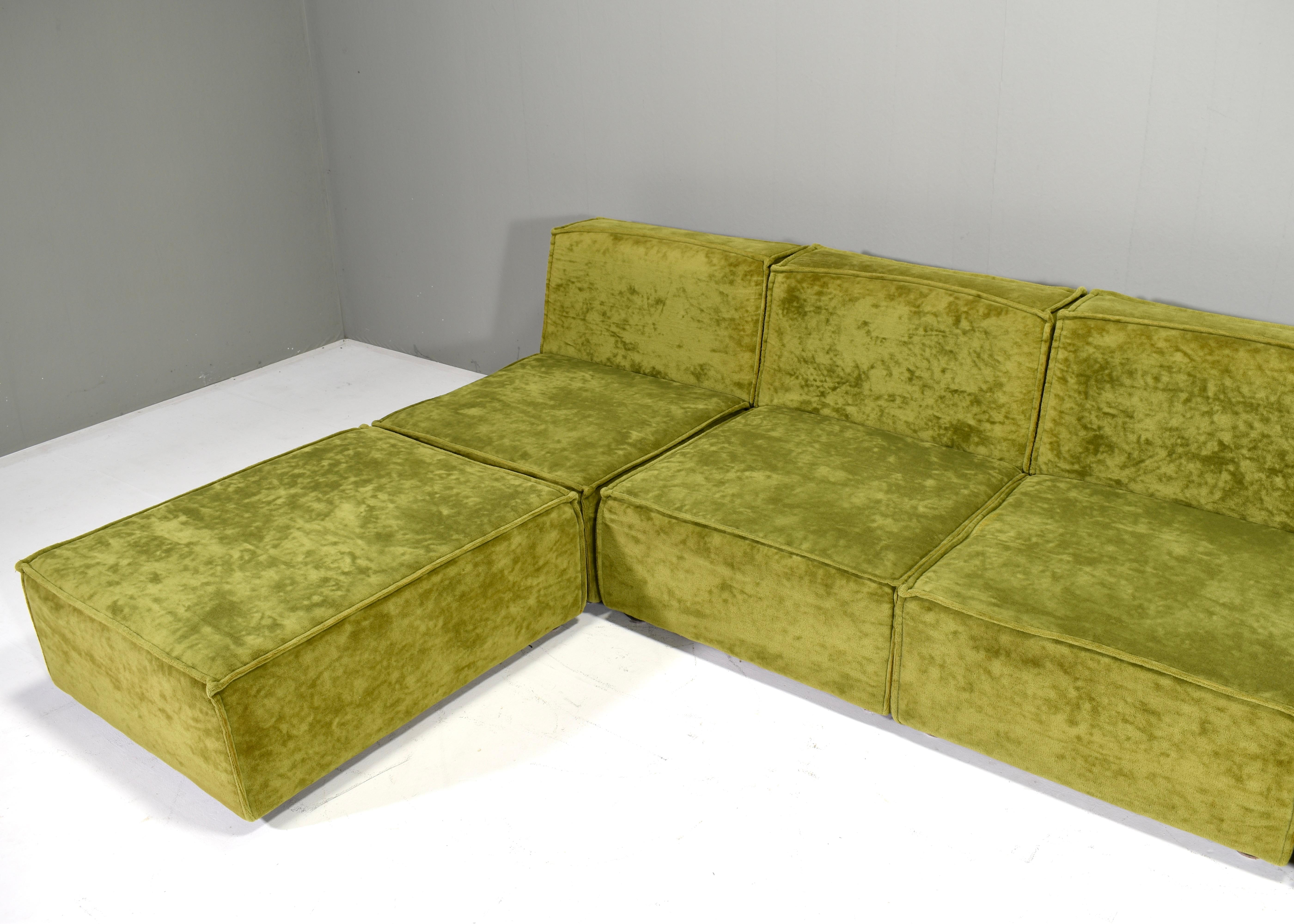 COR TRIO style green velvet seventies sectional sofa, circa 1970 8