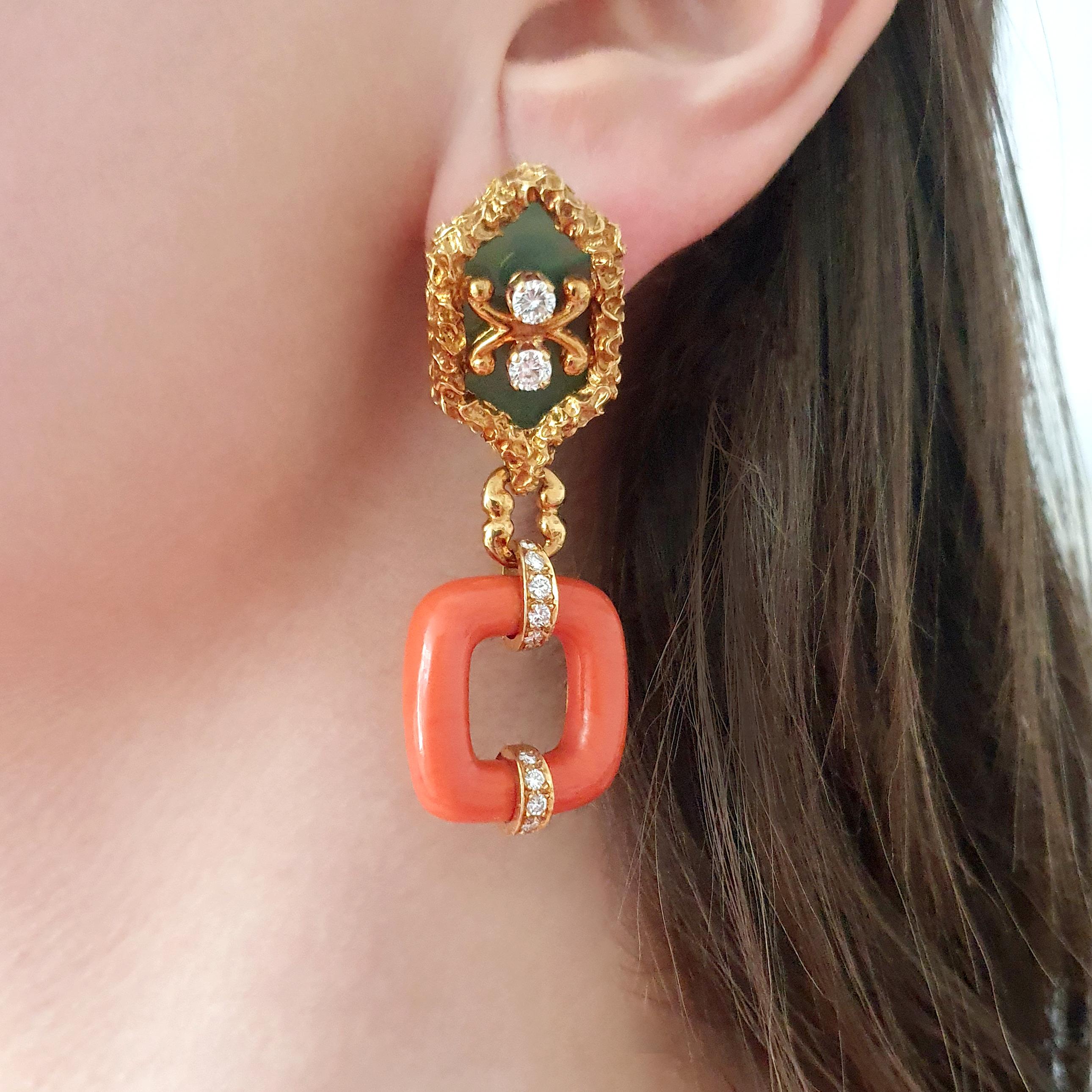 Corail Diamant-Ohrringe aus Gelbgold  für Damen oder Herren im Angebot