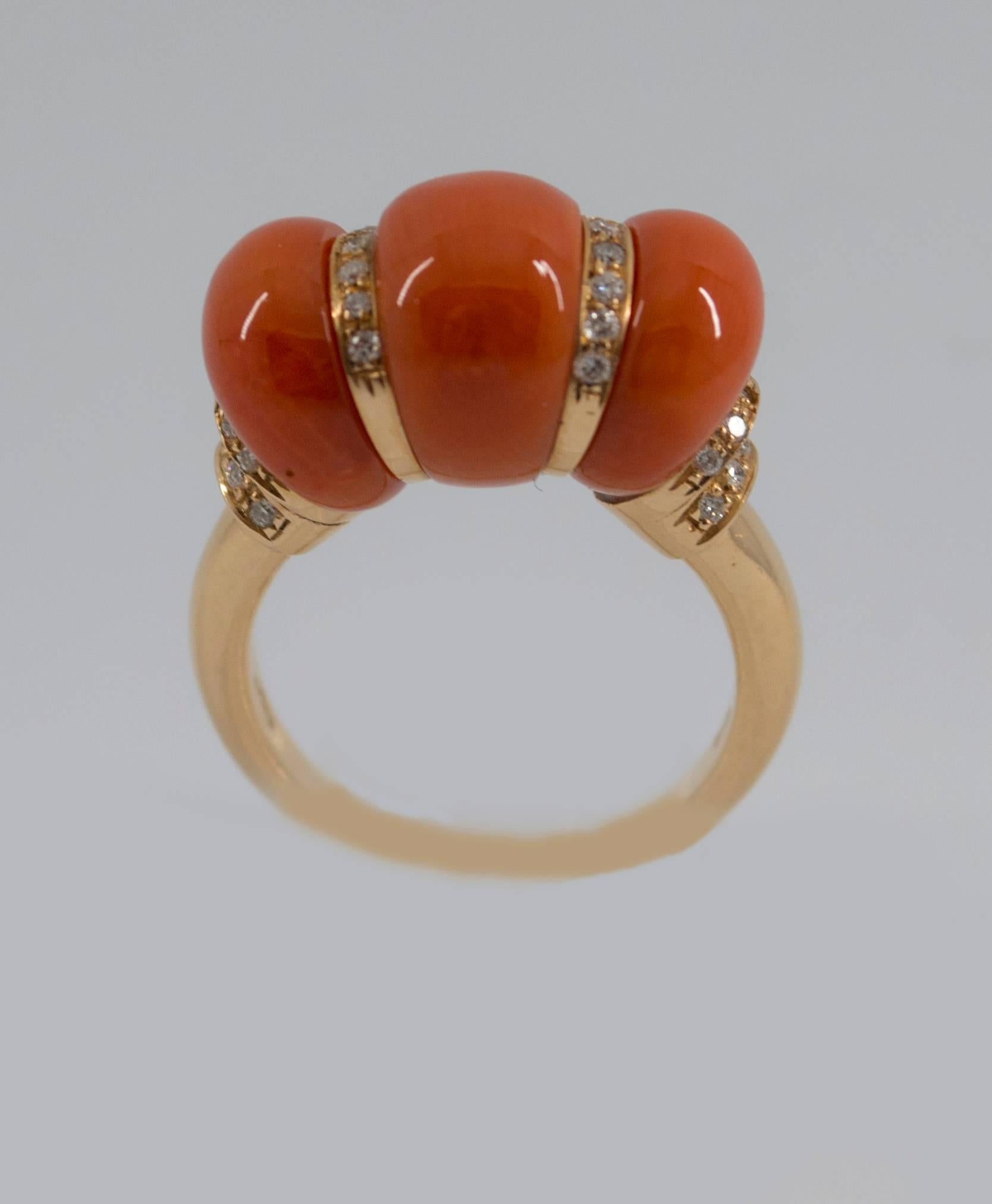 Coral 0.35 Carat Diamond Yellow Gold Cocktail Ring In New Condition In Naples, IT