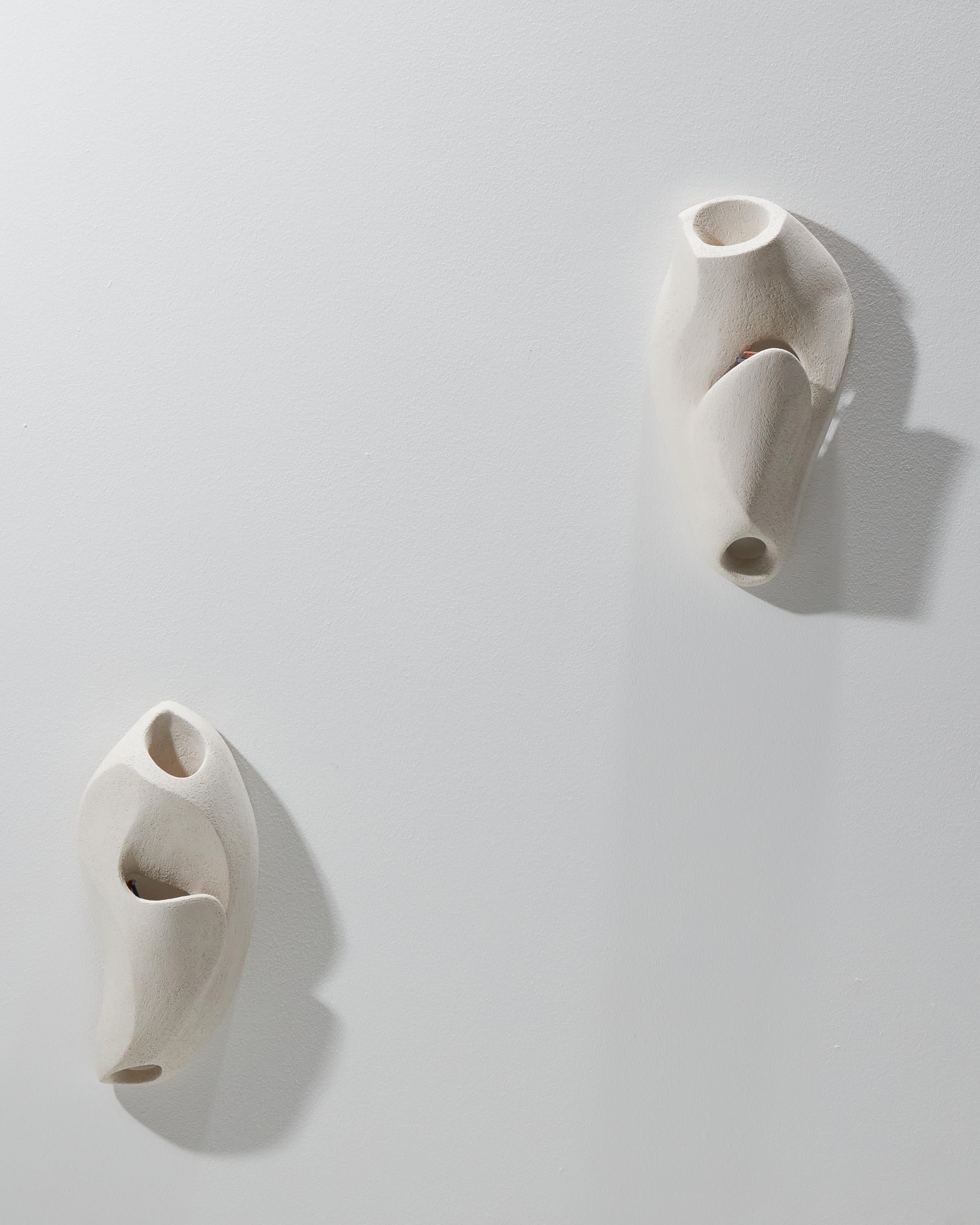 Lampada da parete Coral 1 in gres bianco In condizioni Nuovo in vendita a PARIS, FR