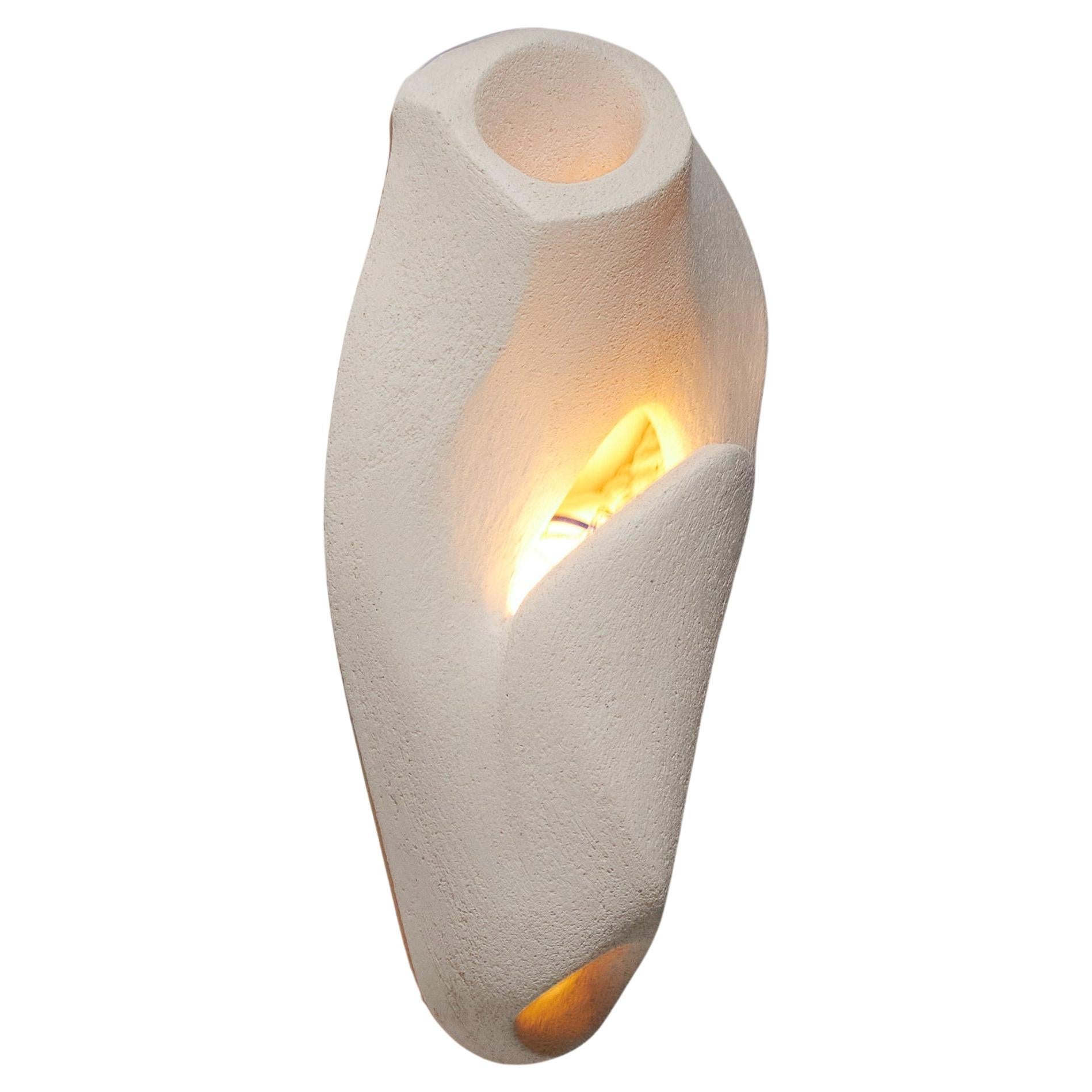 Lampada da parete Coral 1 in gres bianco in vendita