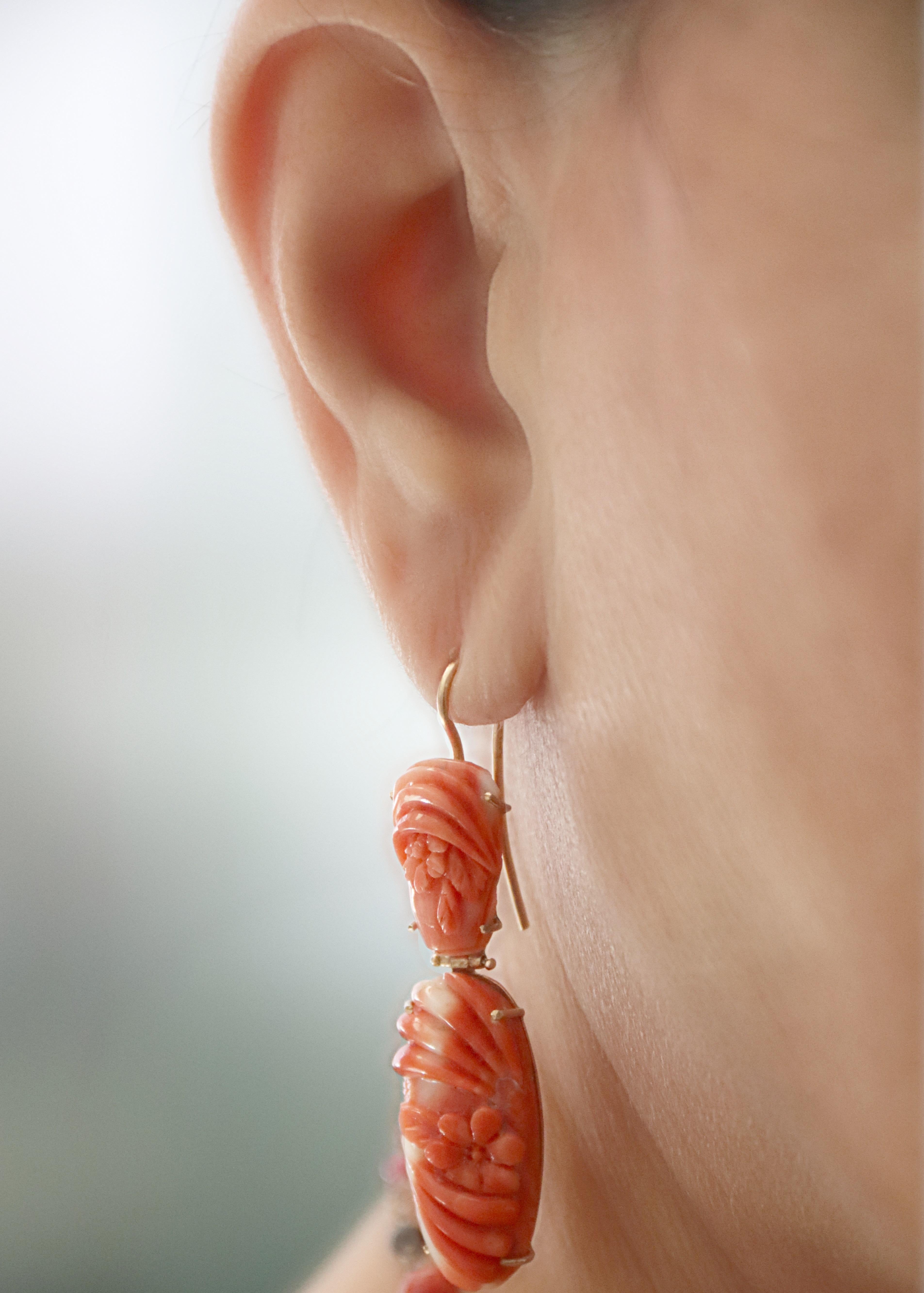 Pendants d'oreilles en or jaune 14 carats avec corail en vente 3