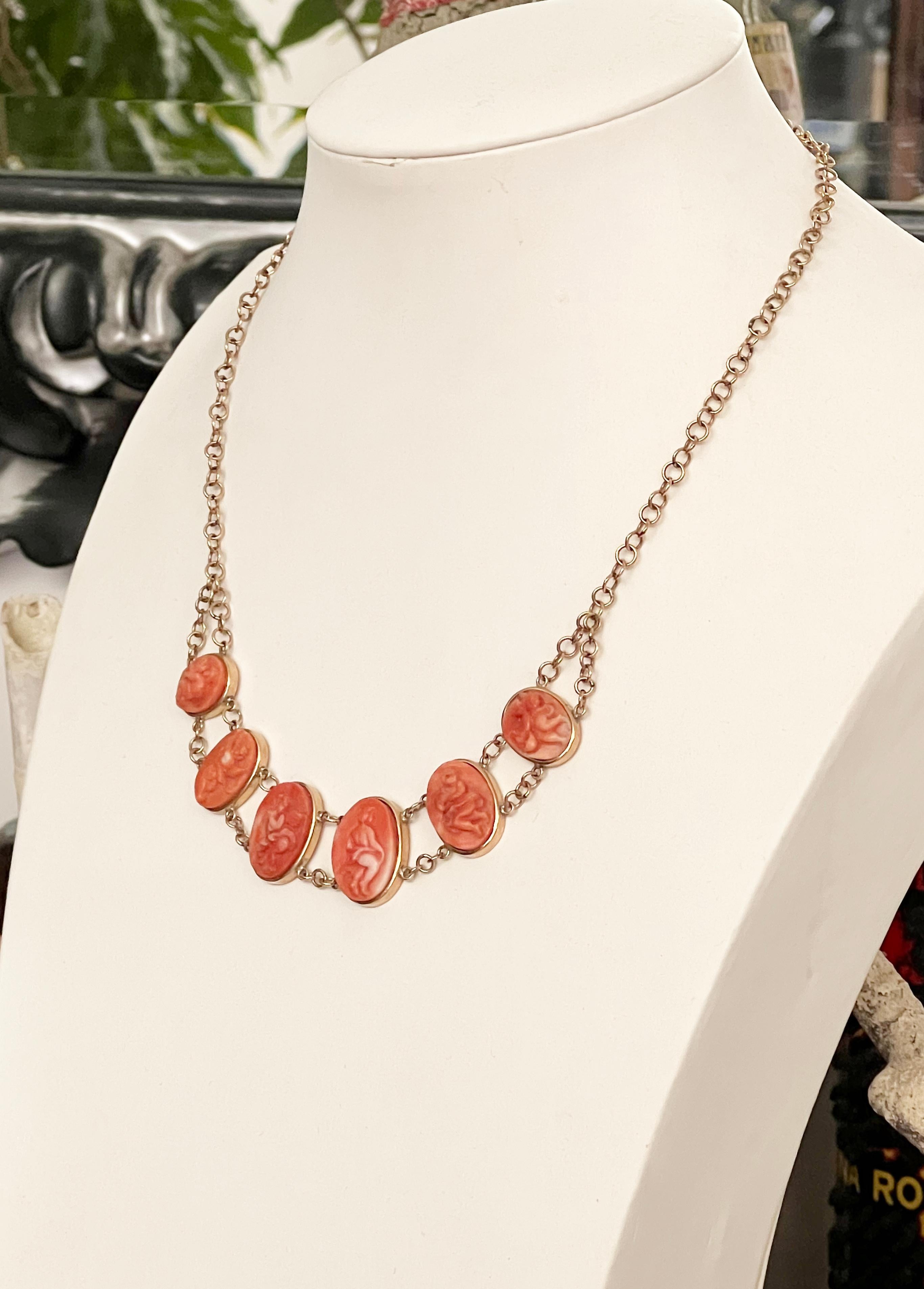 Coral 14 Karat Yellow Gold Choker Necklace For Sale 4