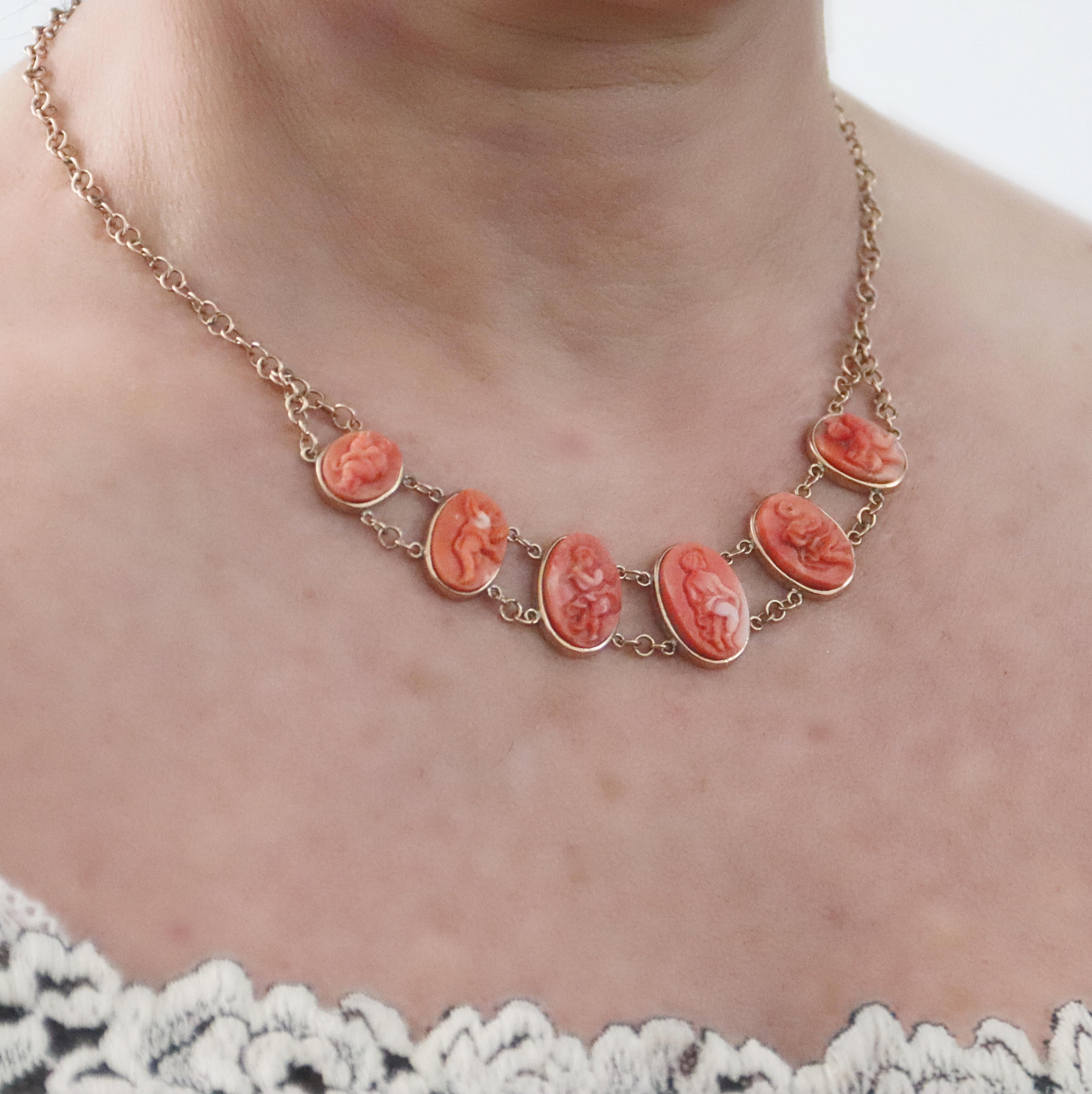 Coral 14 Karat Yellow Gold Choker Necklace For Sale 1