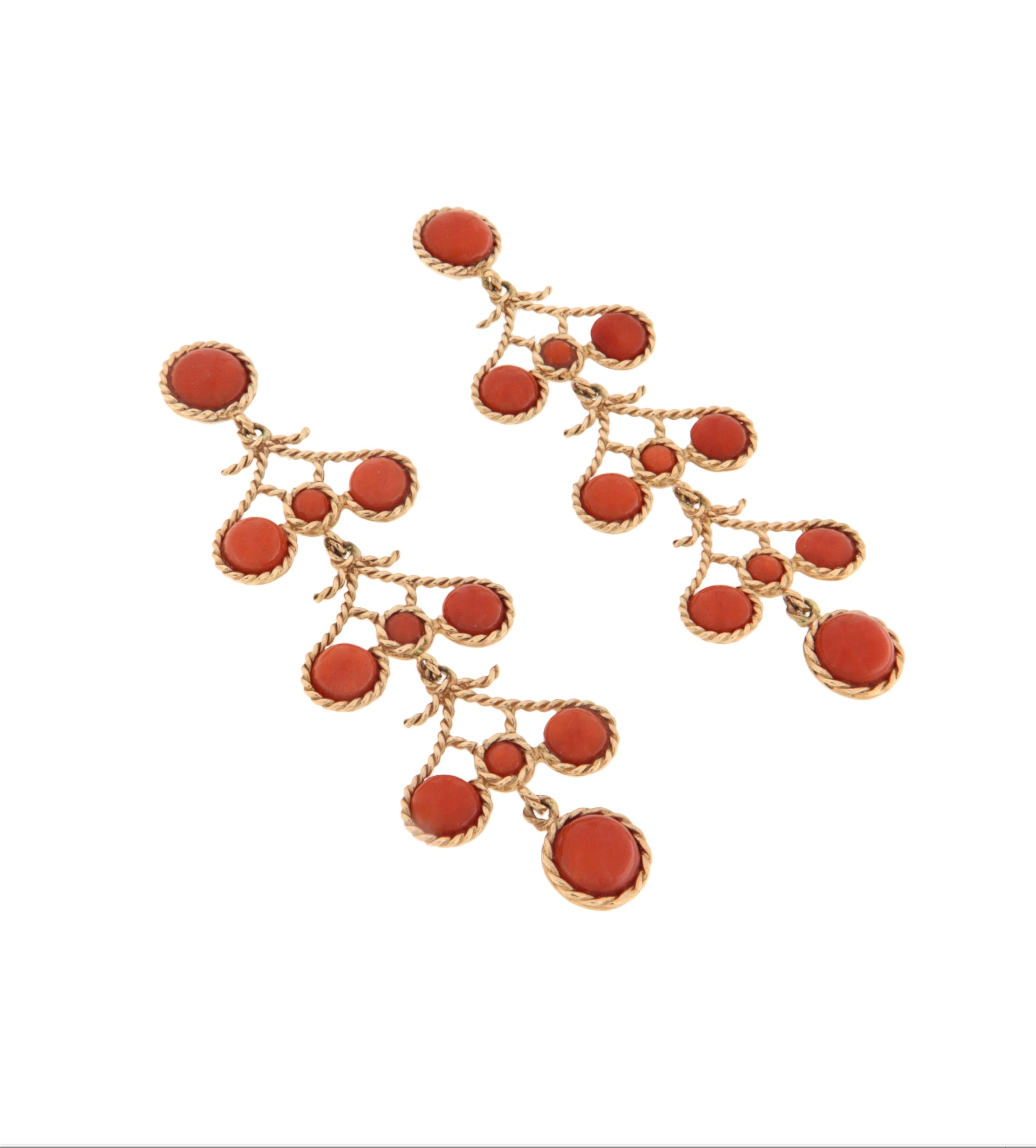 Pendientes de gota de coral de oro amarillo de 14 quilates Artesano en venta