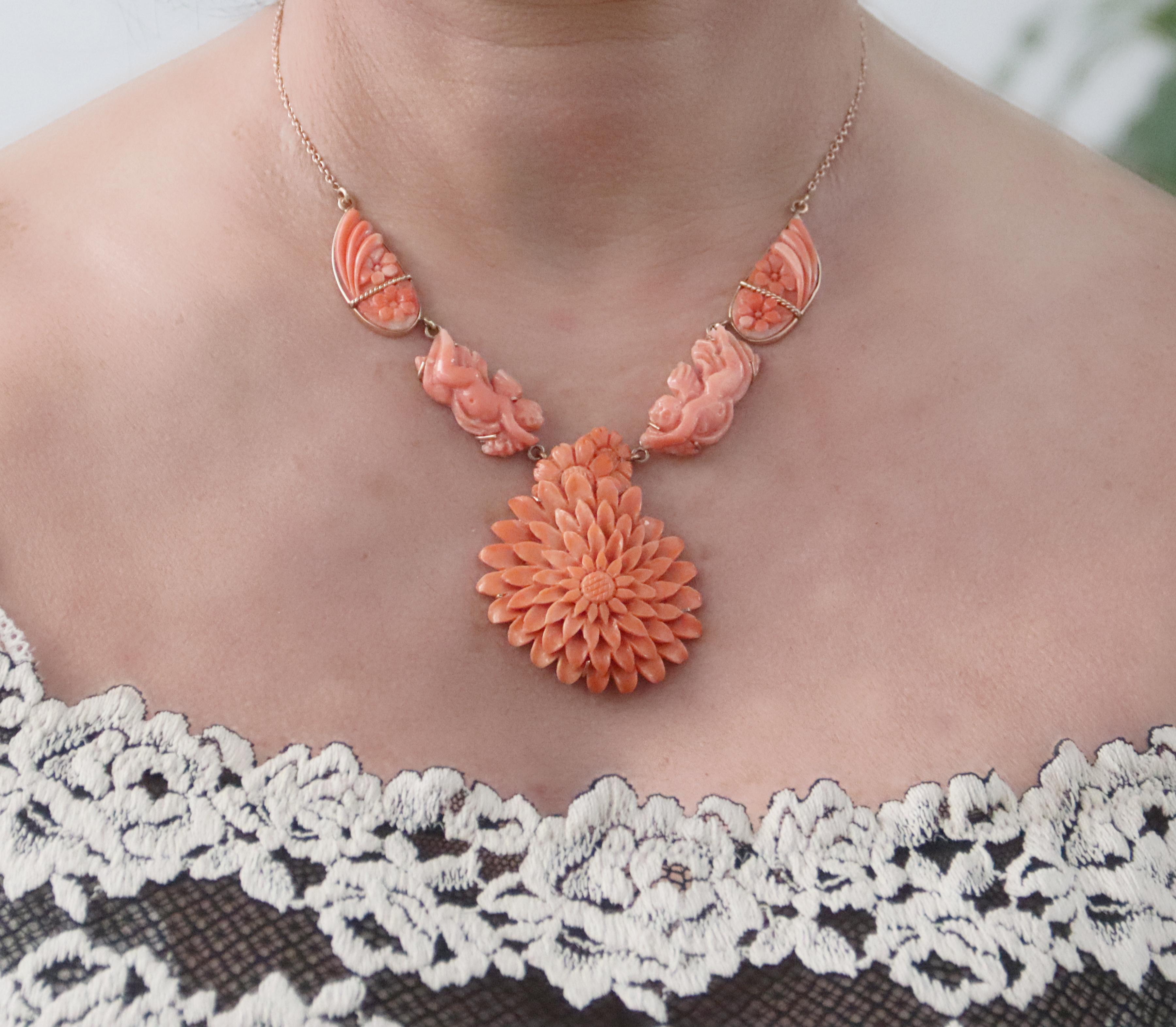 Women's Coral 14 Karat Yellow Gold Pendant Necklace  For Sale
