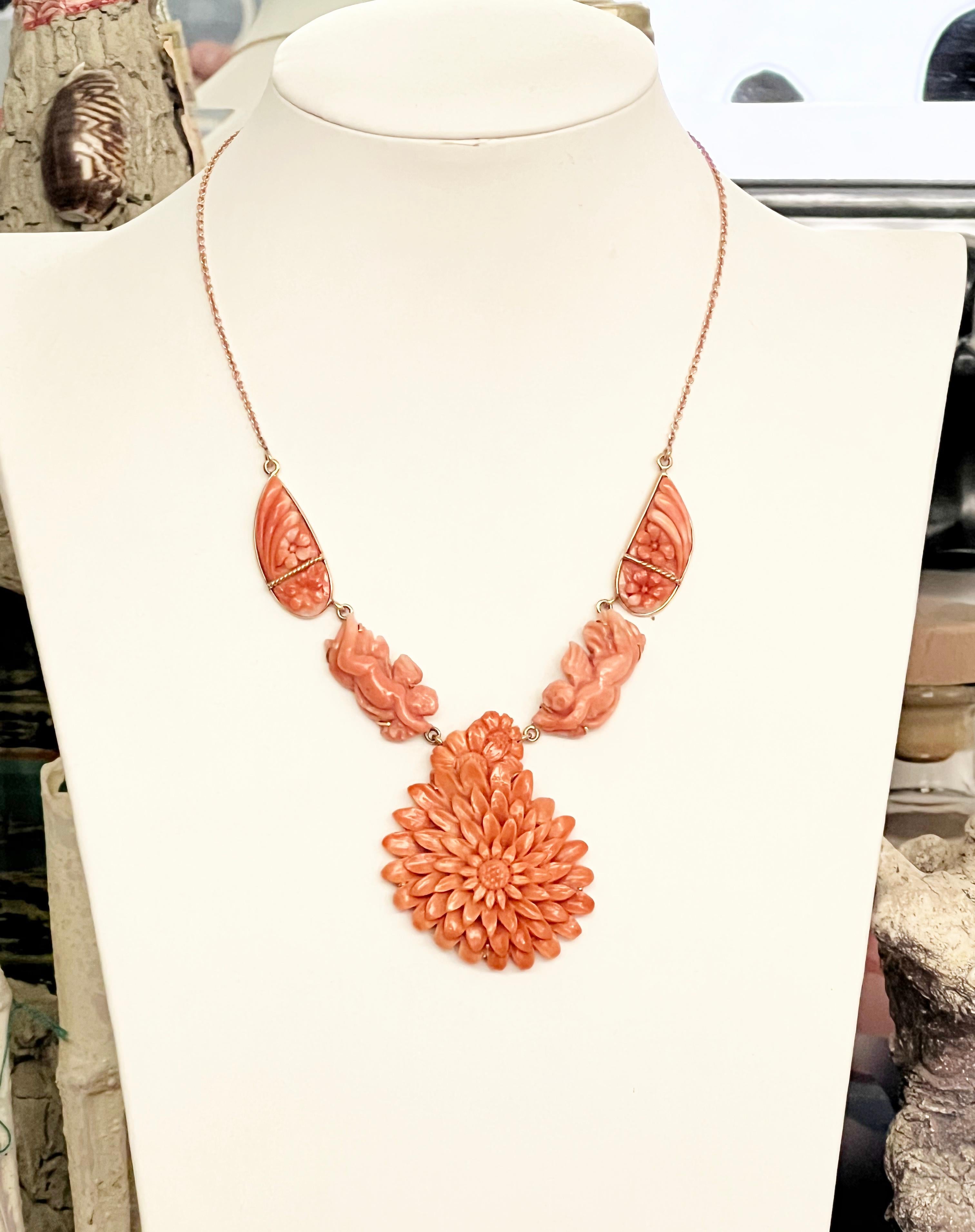 Coral 14 Karat Yellow Gold Pendant Necklace  For Sale 3