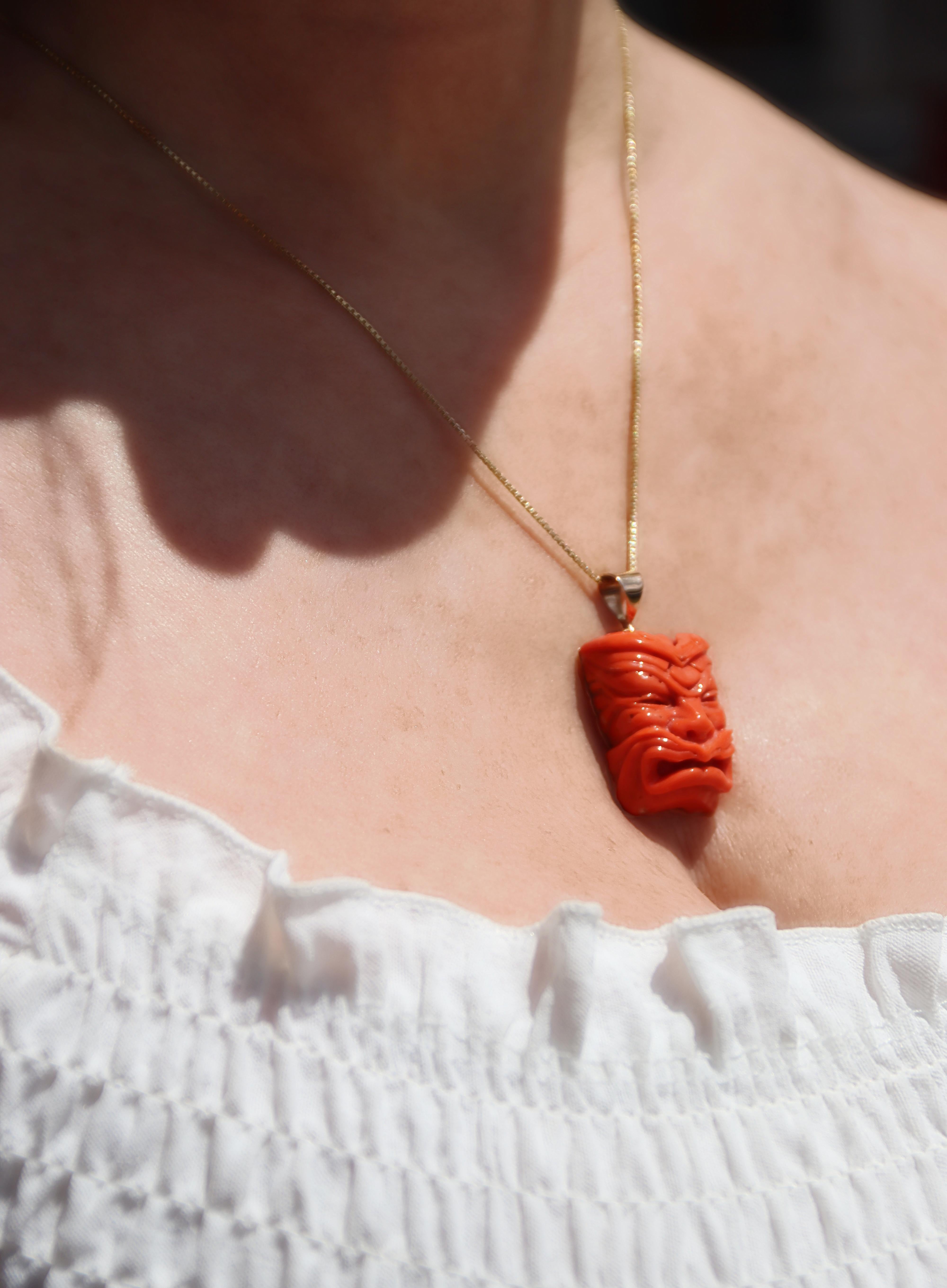 Coral 14 Karat Yellow Gold Pendant Necklace For Sale 3