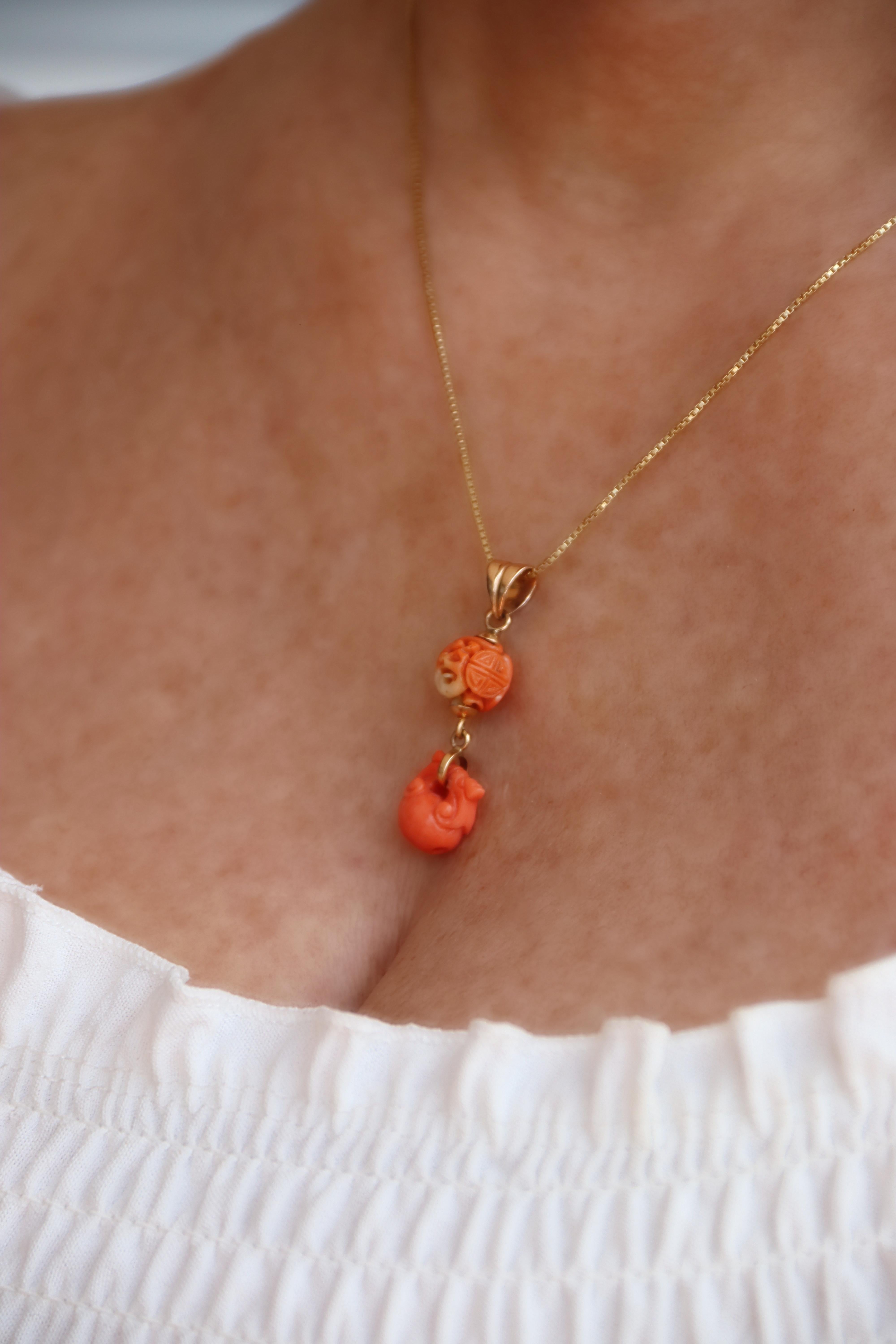 Collier à pendentif en or jaune 14 carats et corail en vente 3