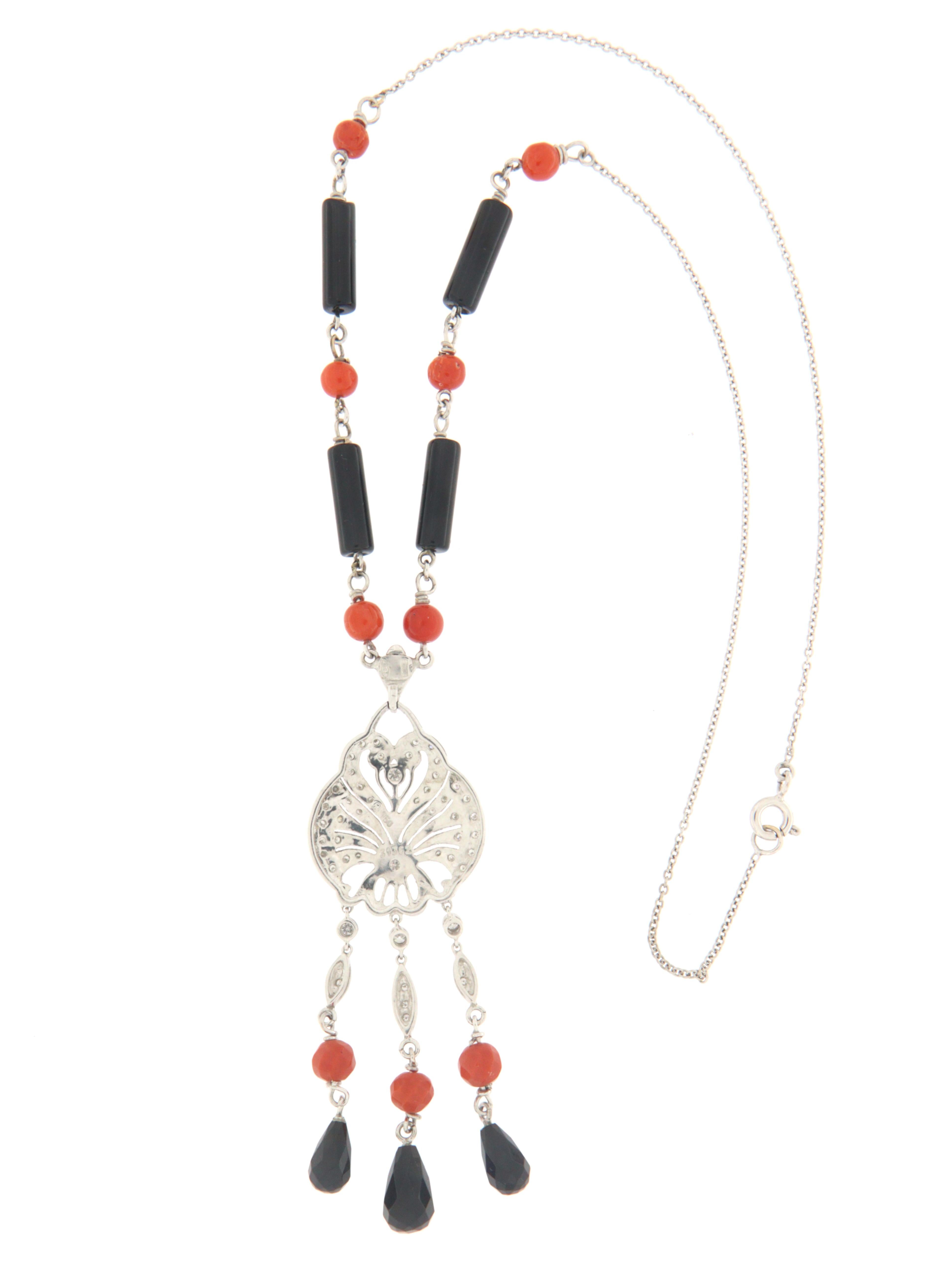 Halskette mit Anhänger, Koralle 18 Karat Weißgold Onyx Diamanten Damen im Angebot