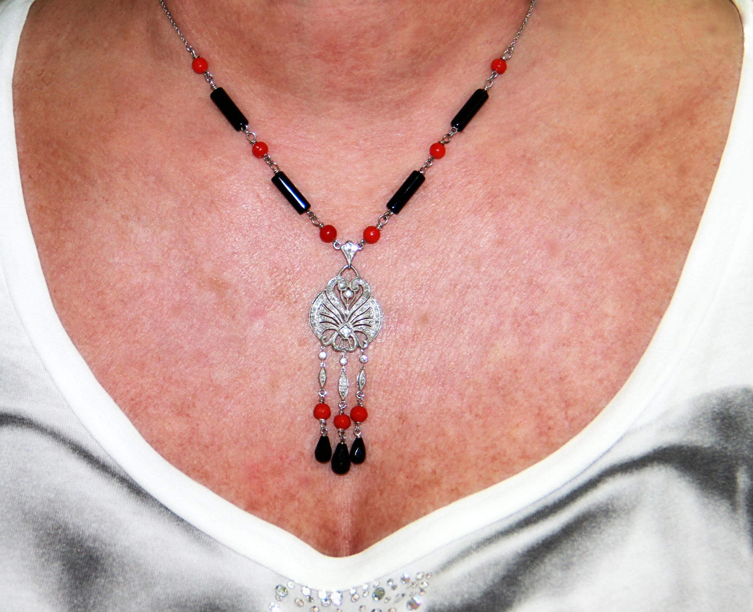 Coral 18 Carat white Gold Onyx Diamonds Pendant Necklace For Sale 1