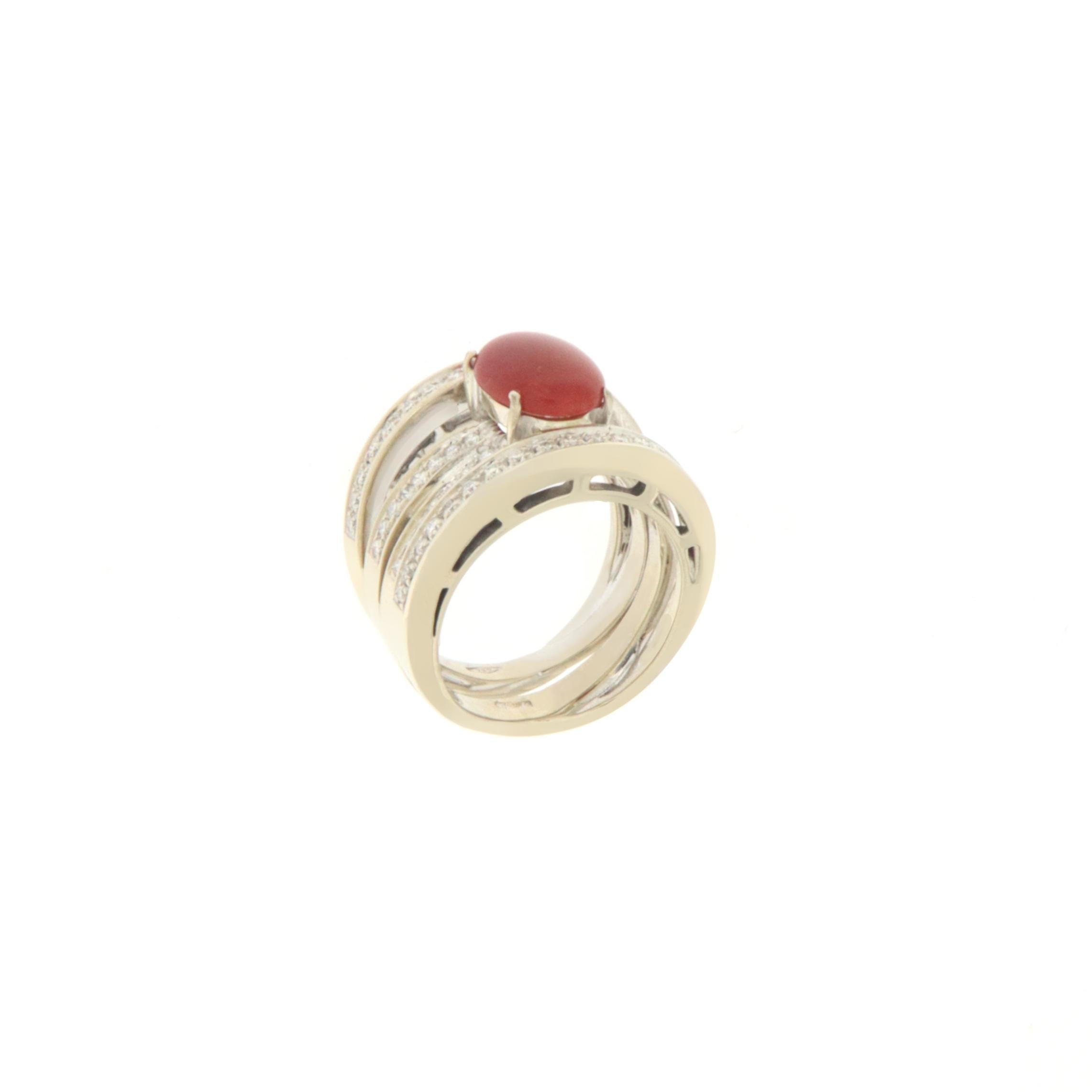 Coral 18 Karat White Gold Diamonds Cocktail Ring In New Condition For Sale In Marcianise, IT