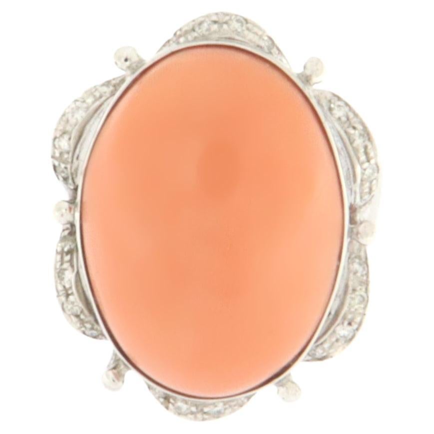 Anillo Cóctel Coral 18 Kilates Oro Blanco Diamantes