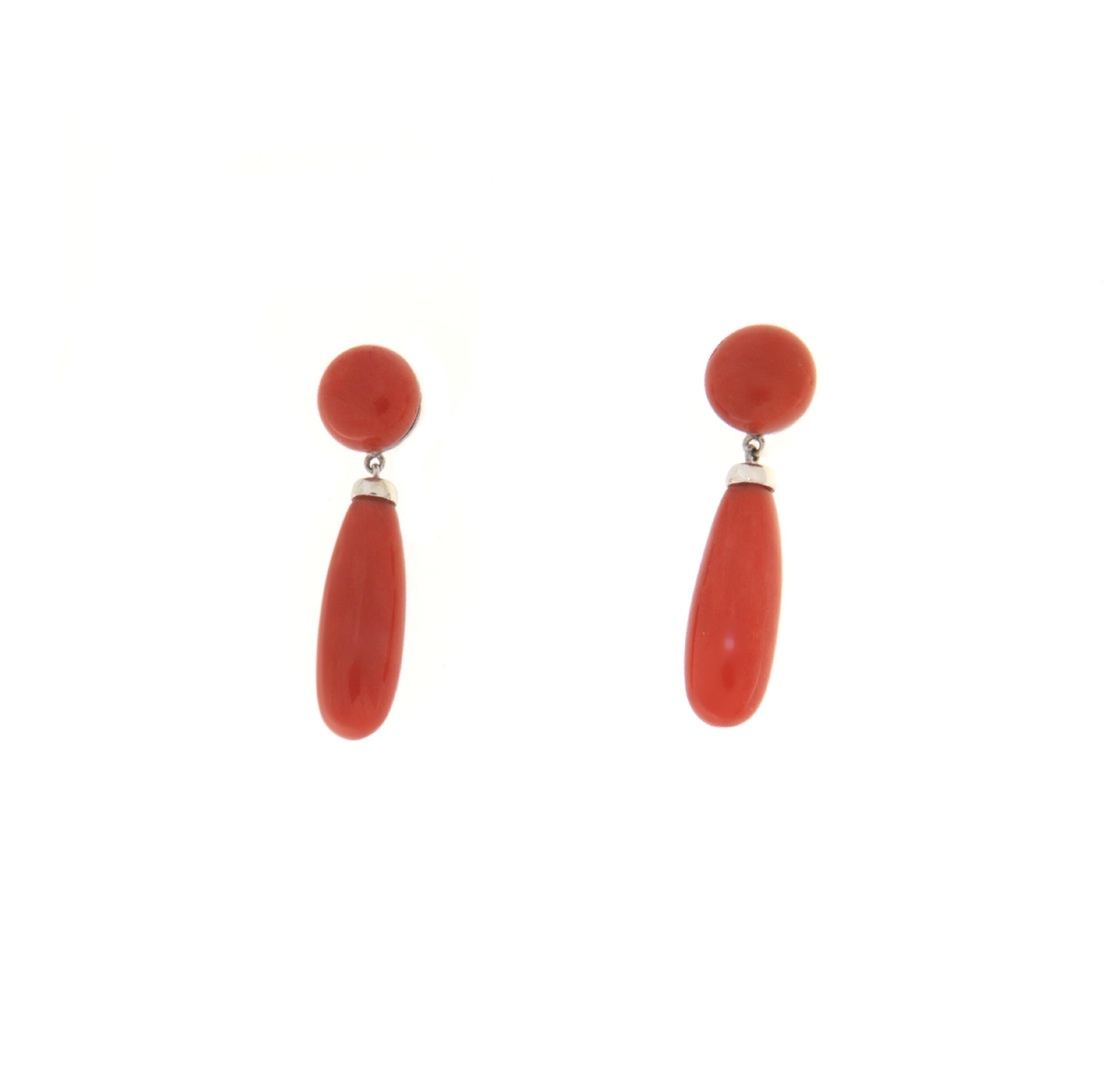 Coral 18 Karat White Gold Drop Earrings In New Condition For Sale In Marcianise, IT