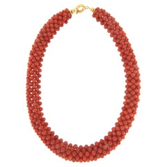 Collier ras du cou en or jaune 18 carats et corail