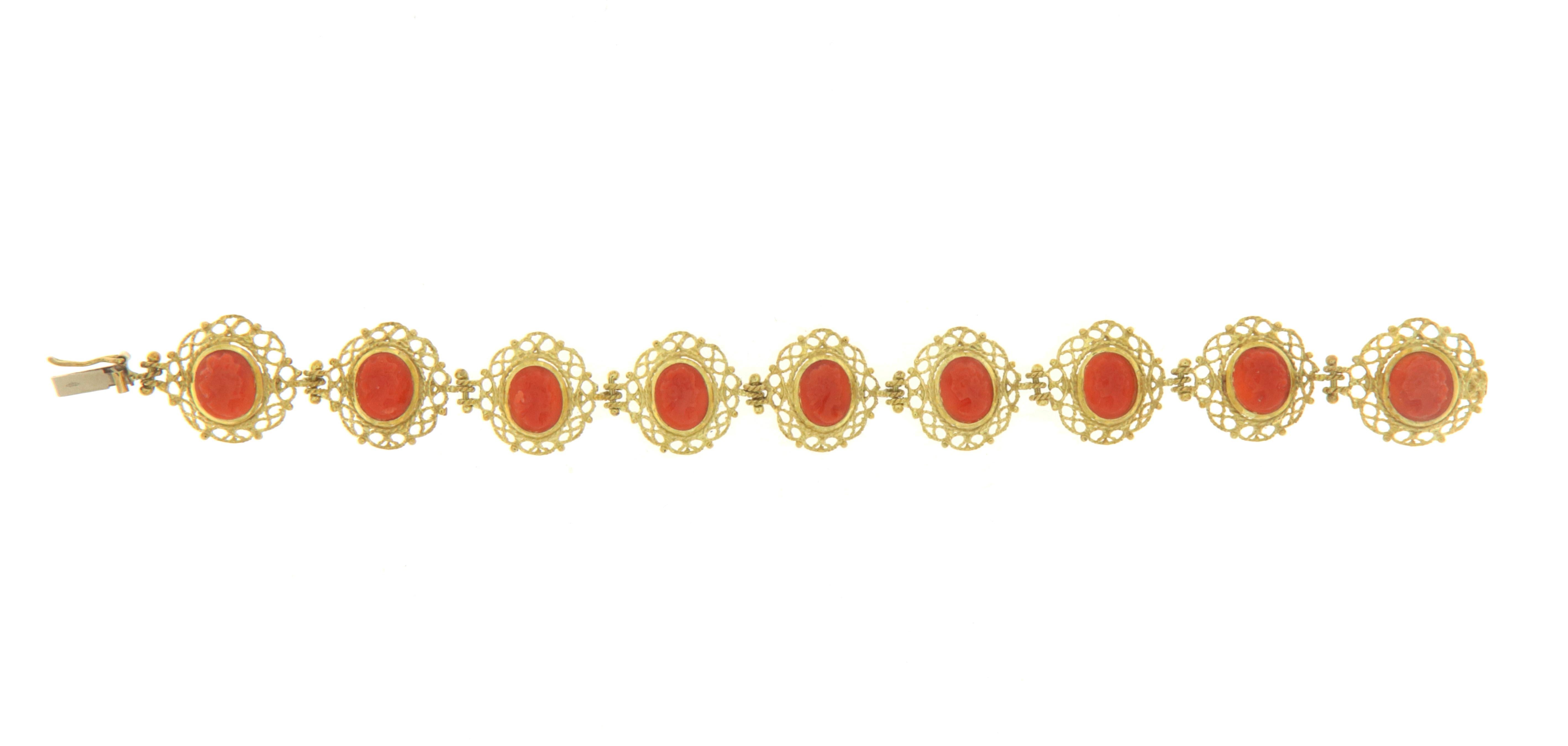 Oval Cut Coral 18 Karat Yellow Gold Cuff Bracelet For Sale