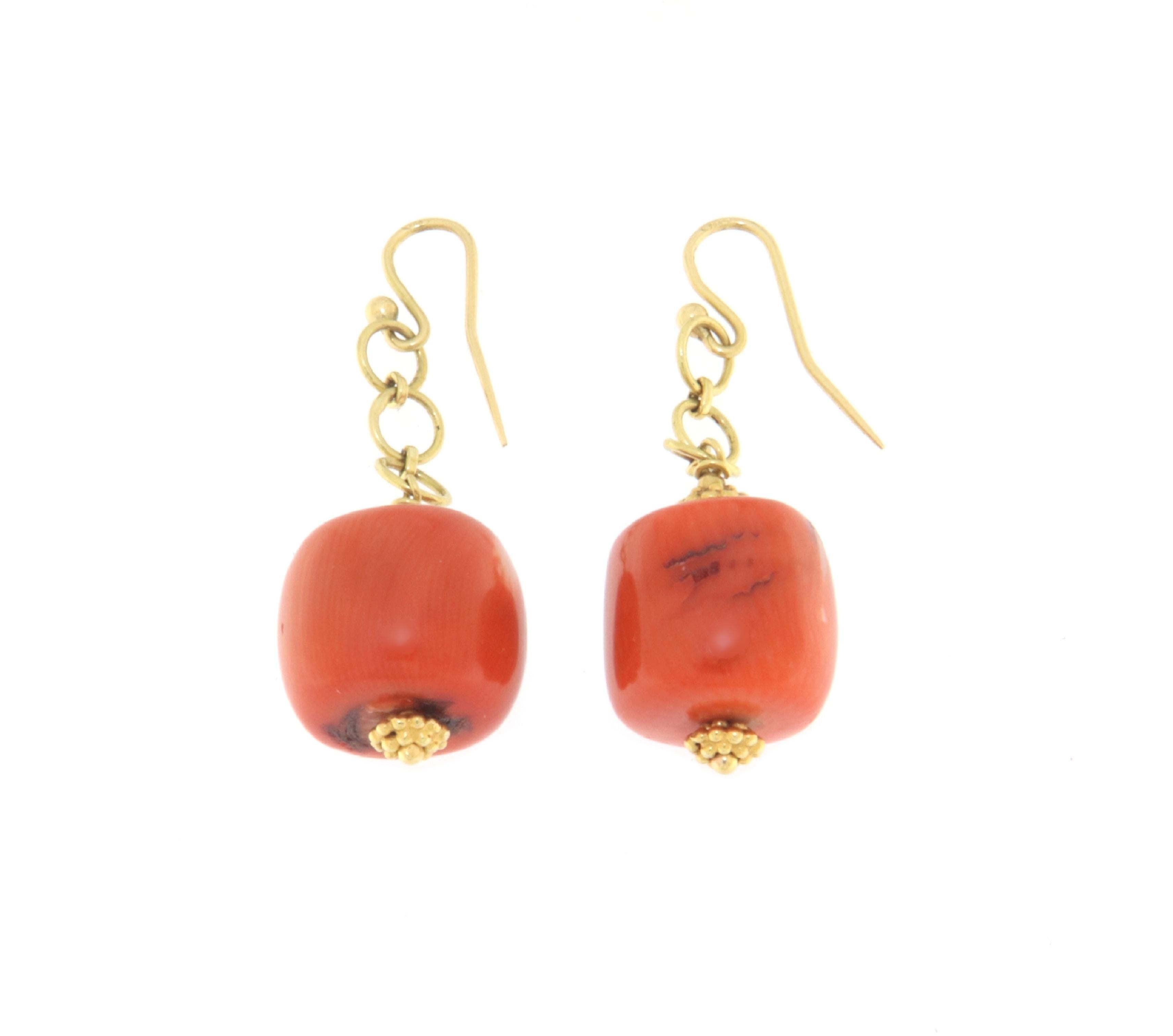 Pendientes de gota de coral de oro amarillo de 18 quilates en Nuevo estado para la venta en Marcianise, IT