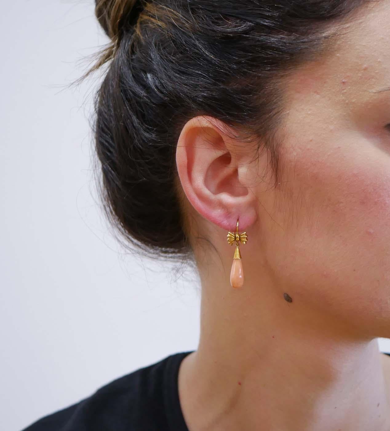 Mixed Cut Coral, 18 Karat Yellow Gold Earrings. For Sale