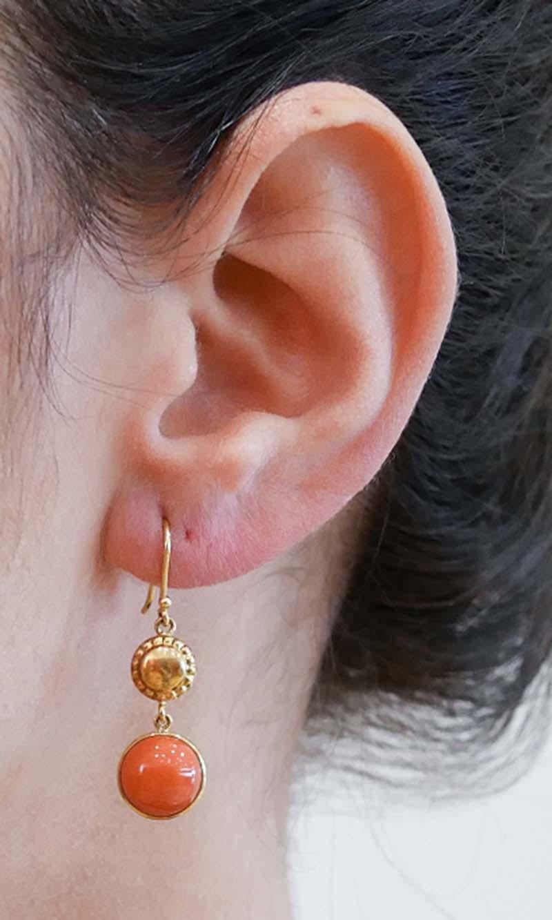 Corallo, orecchini in oro giallo 18 carati. In condizioni buone in vendita a Marcianise, Marcianise (CE)