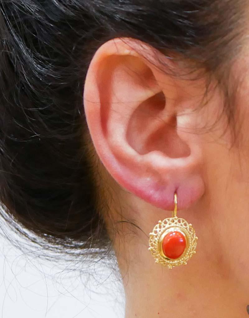 Coral, 18 Karat Yellow Gold Earrings. In Good Condition In Marcianise, Marcianise (CE)