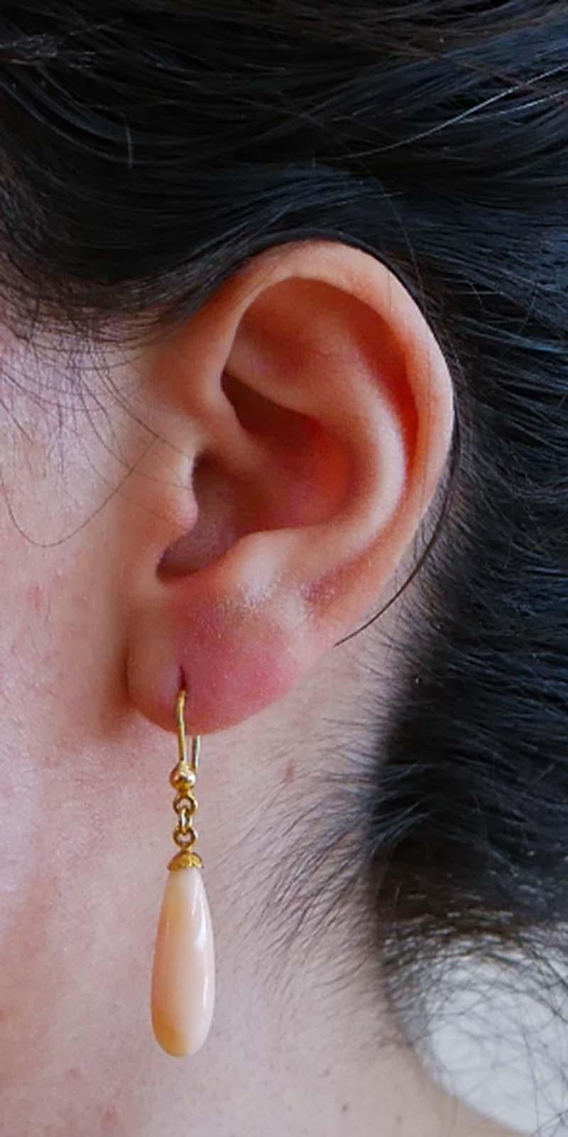 Corallo, orecchini in oro giallo 18 carati. In condizioni buone in vendita a Marcianise, Marcianise (CE)