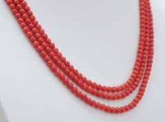 Coral, 18 Karat Yellow Gold Necklace.