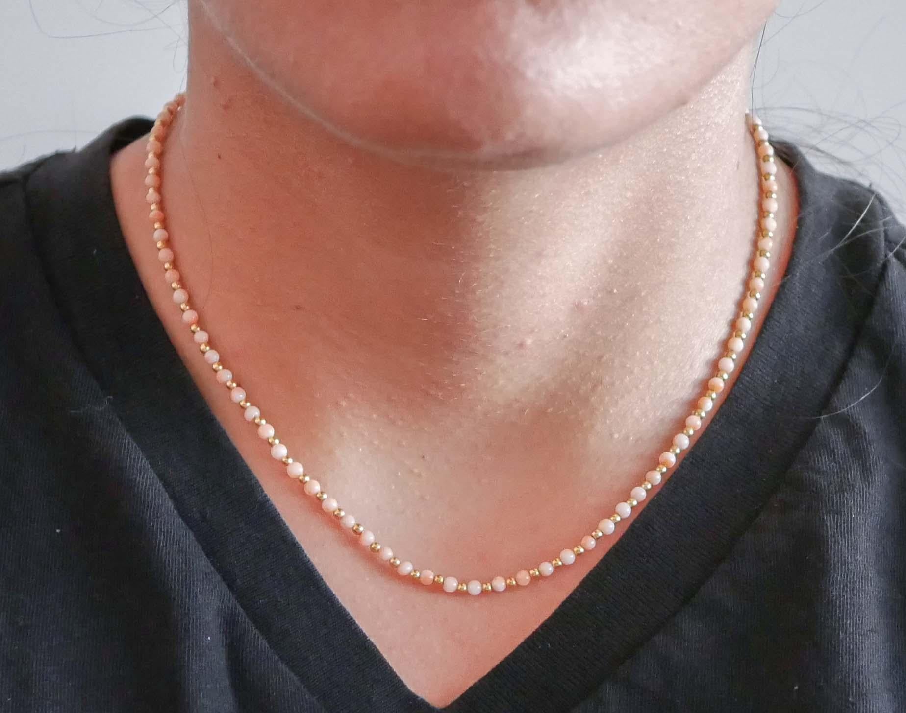 Koralle, Halskette aus 18 Karat Gelbgold. im Zustand „Gut“ im Angebot in Marcianise, Marcianise (CE)