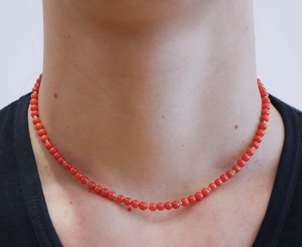 Coral, 18 Karat Yellow Gold Necklace. In Good Condition For Sale In Marcianise, Marcianise (CE)
