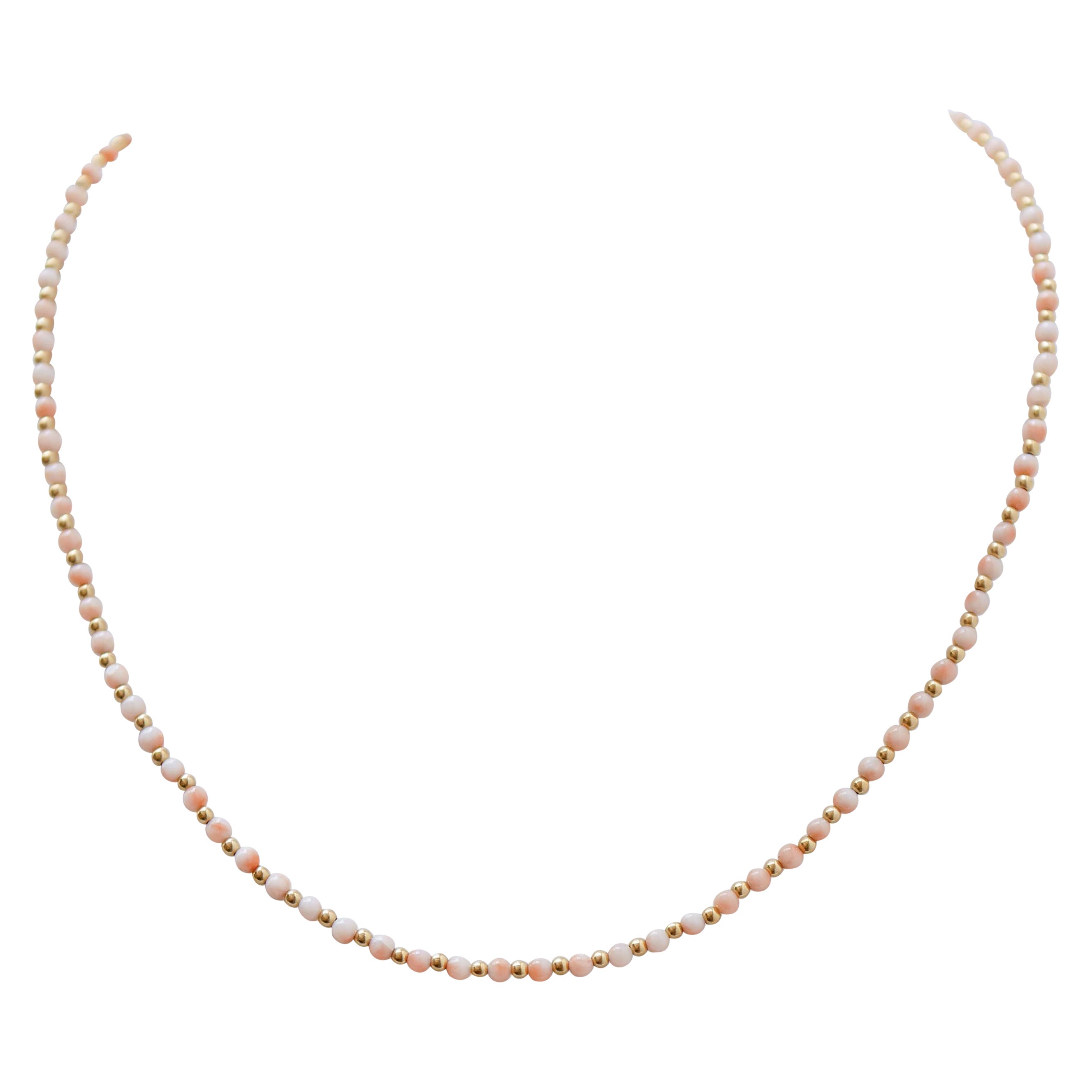 Coral, collar de oro amarillo de 18 quilates. en venta