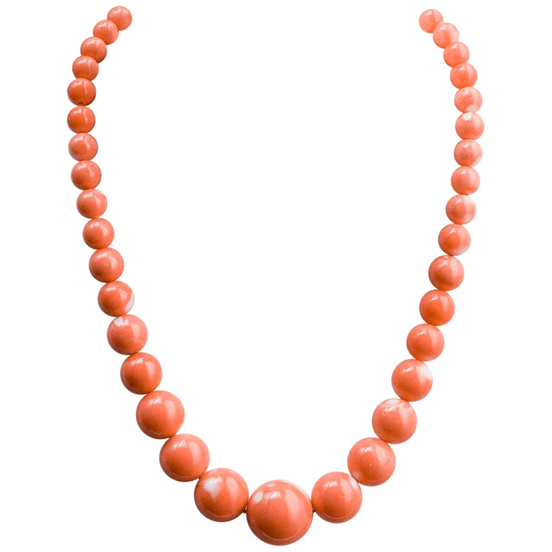 Coral, 18 Karat Yellow Gold Necklace.